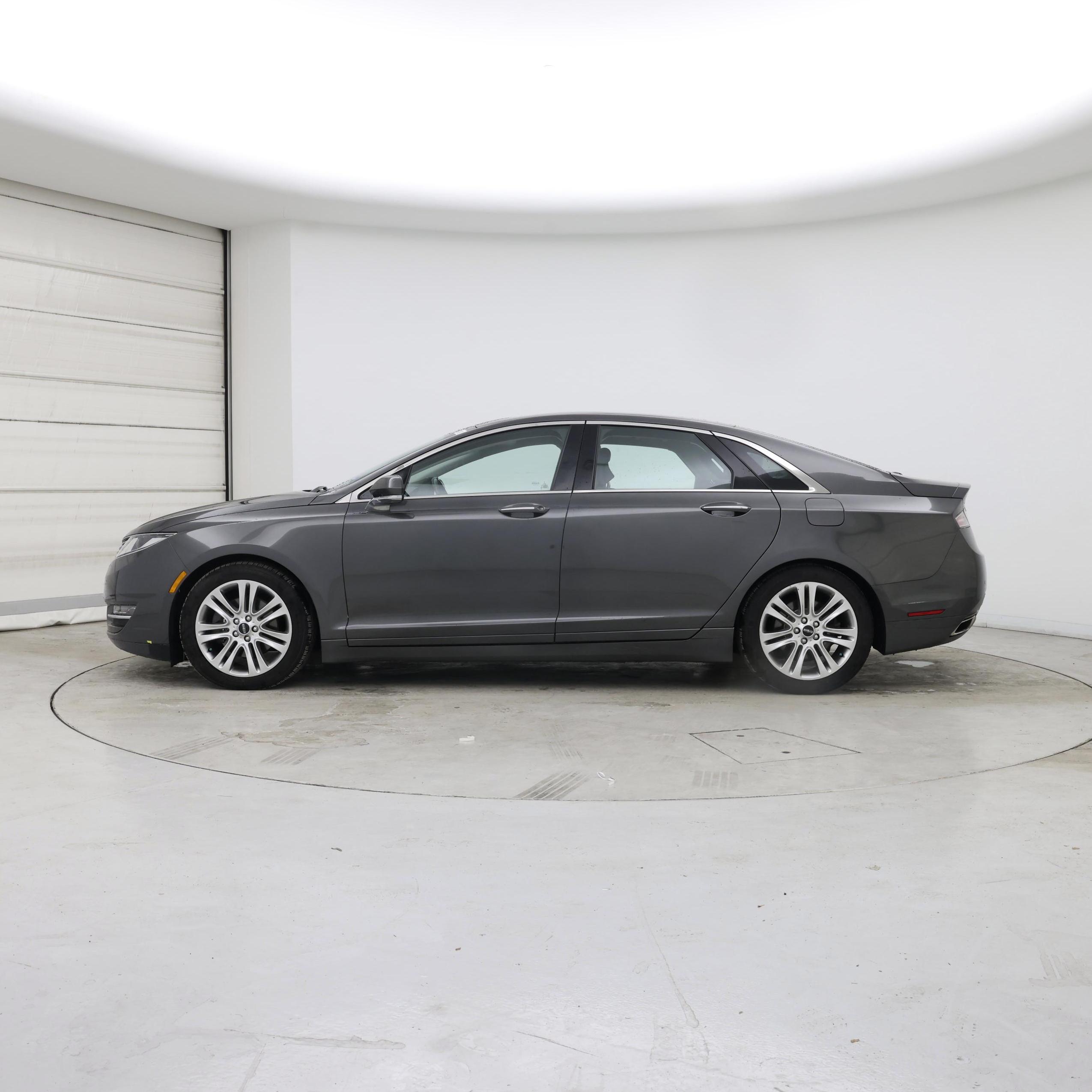 Thumbnail: 2016 Lincoln MKZ - 3