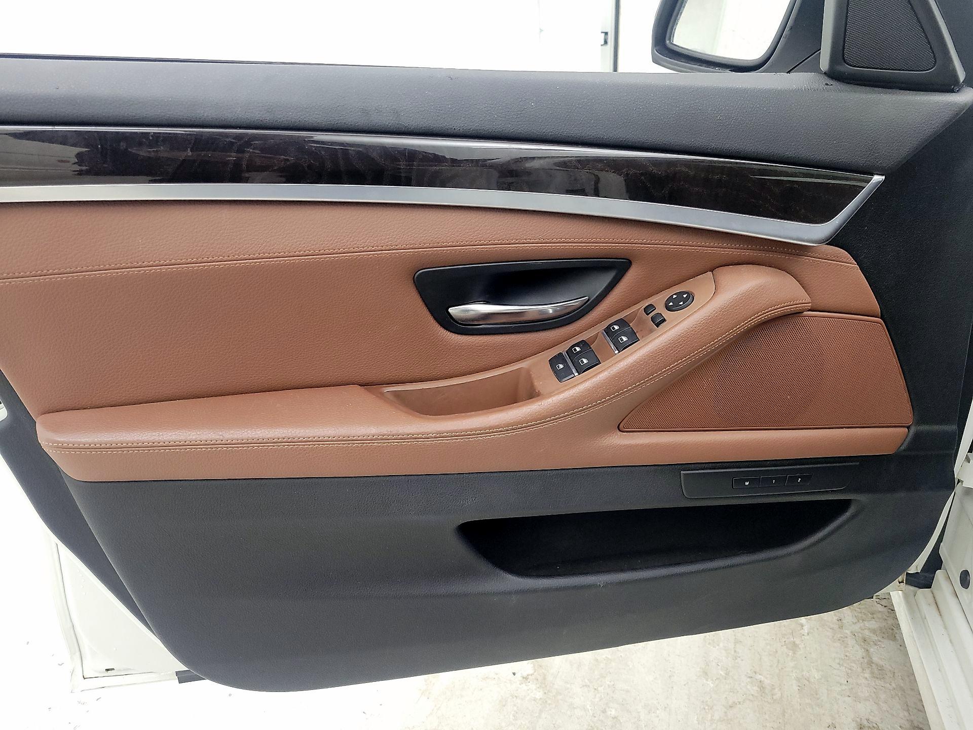 Thumbnail: 2014 BMW 5 Series - 12