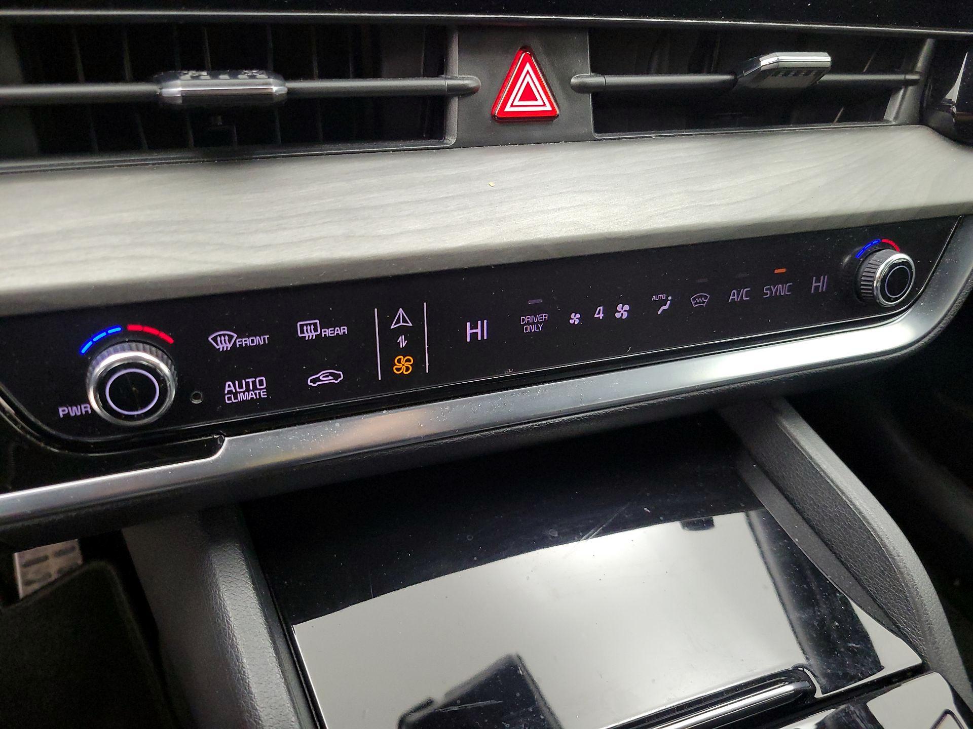 Thumbnail: 2023 Kia Sportage - 16