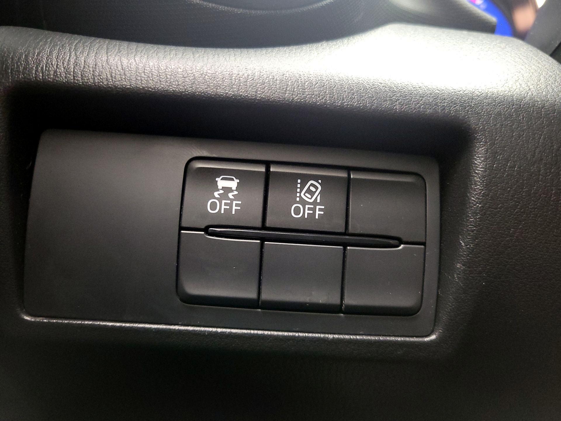 Thumbnail: 2020 Mazda MX-5 Miata - 13