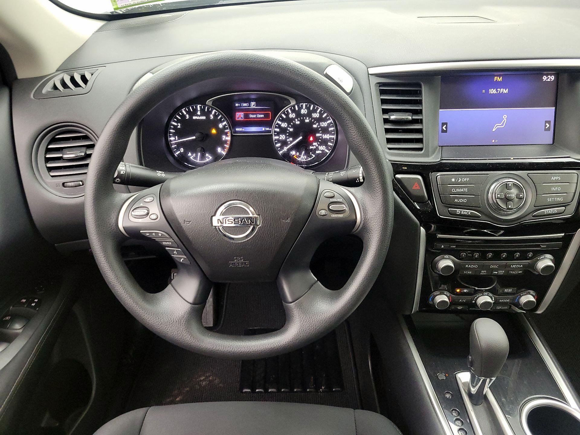 Thumbnail: 2017 Nissan Pathfinder - 10