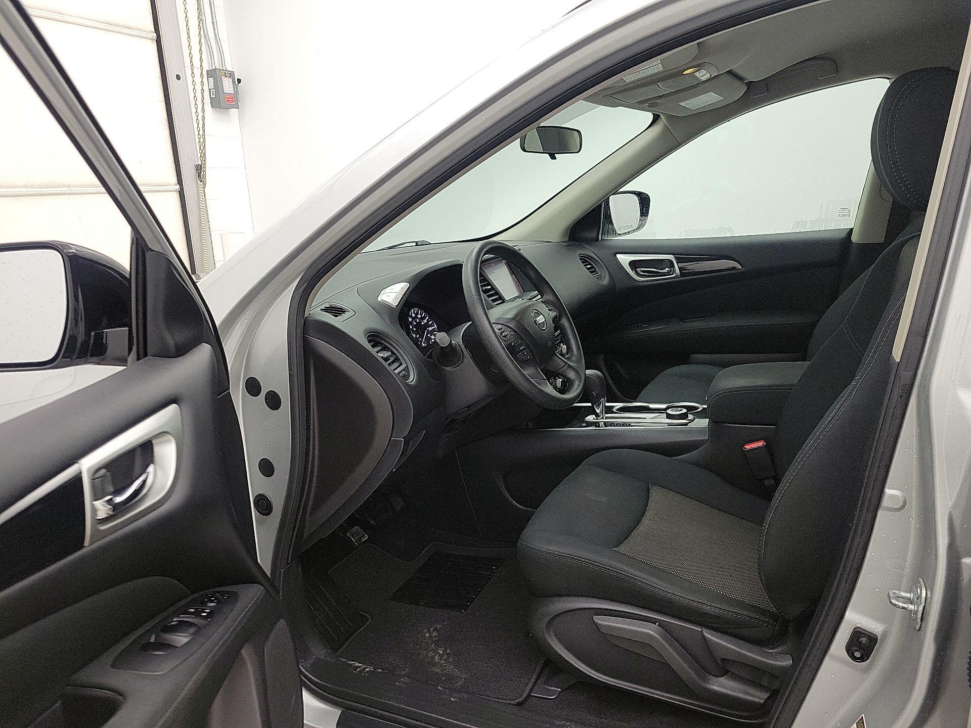 Thumbnail: 2017 Nissan Pathfinder - 11