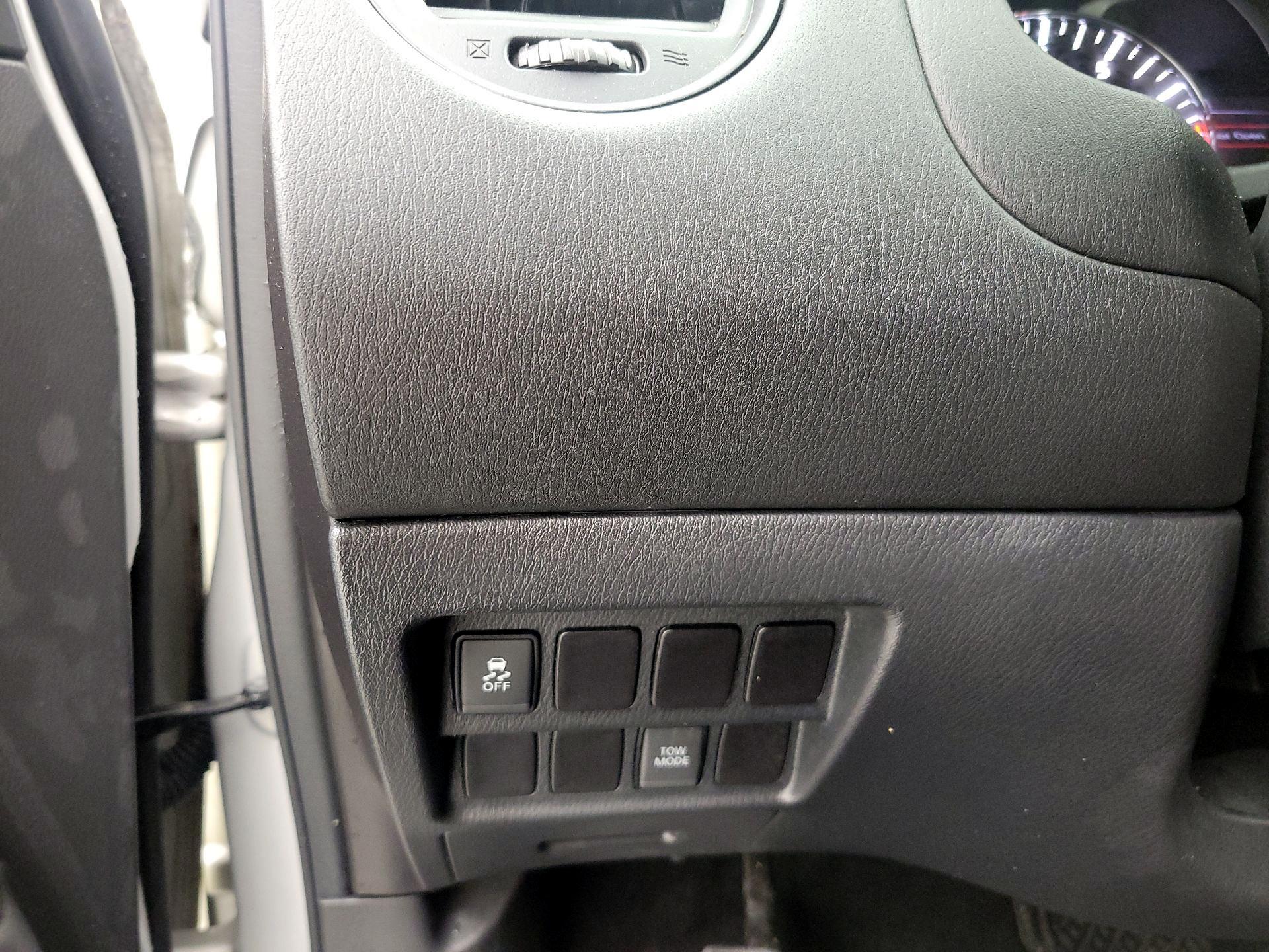 Thumbnail: 2017 Nissan Pathfinder - 13