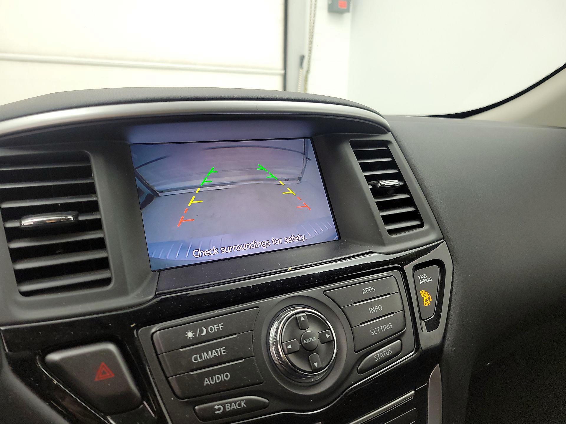 Thumbnail: 2017 Nissan Pathfinder - 14