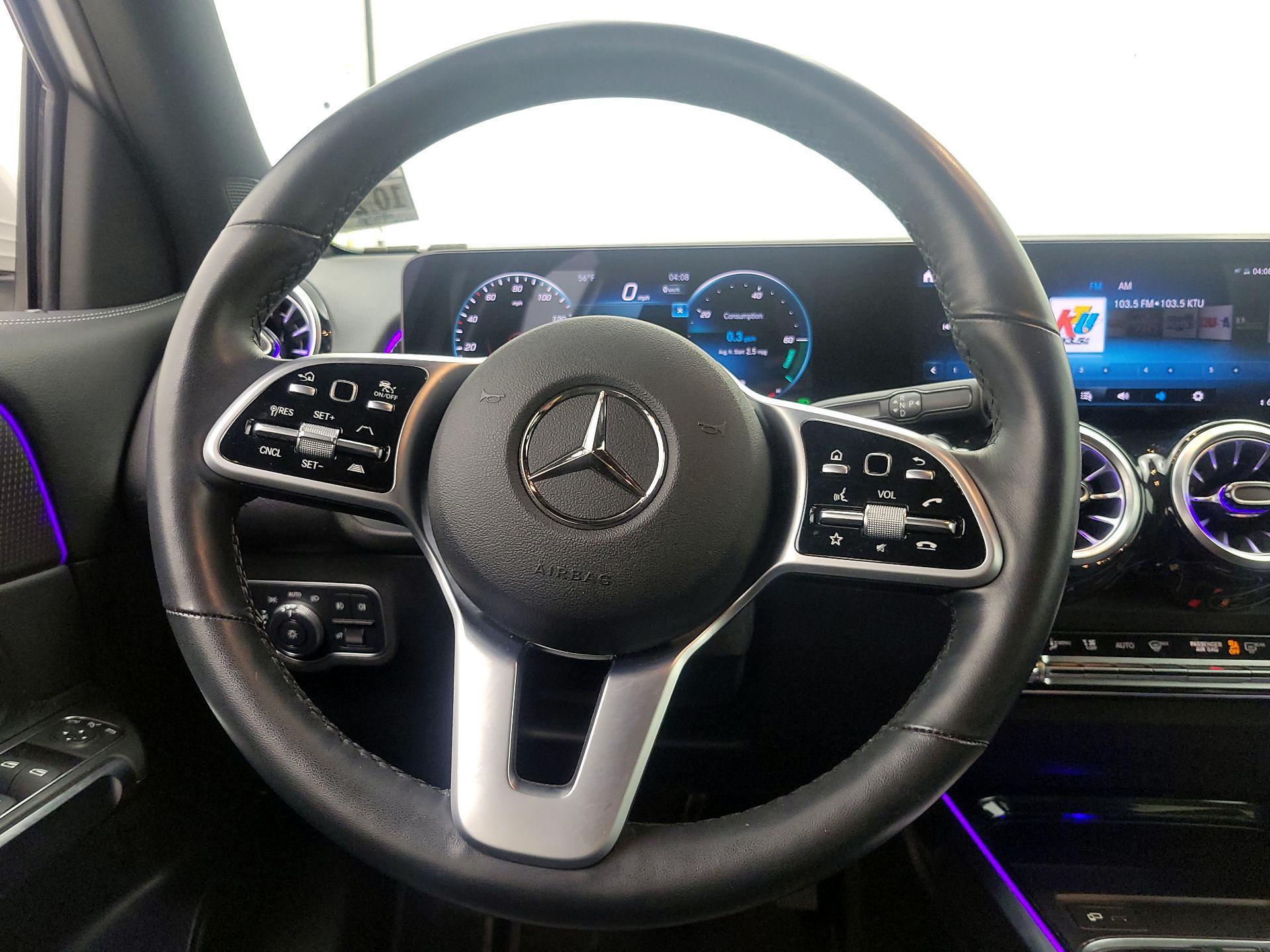 Thumbnail: 2022 Mercedes-Benz GLB - 10