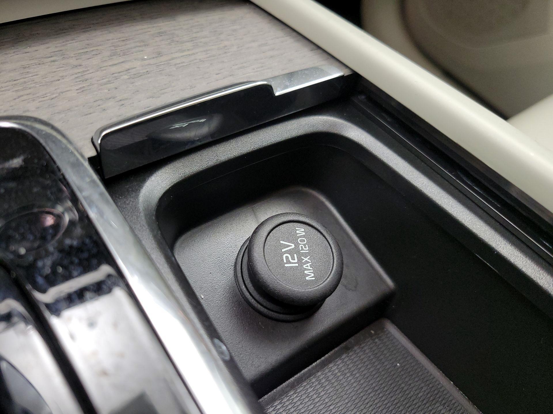 Thumbnail: 2023 Volvo XC90 - 18