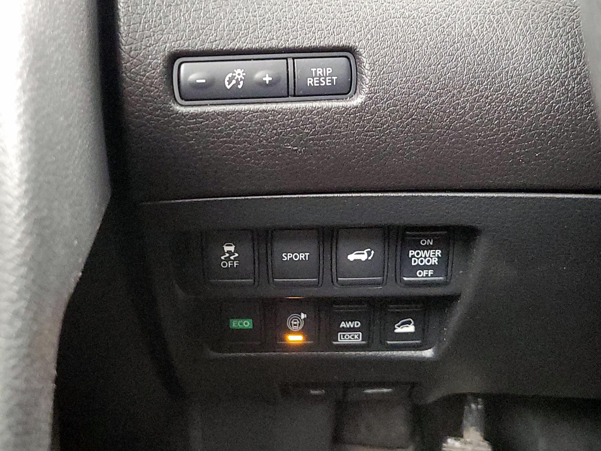 Thumbnail: 2016 Nissan Rogue - 13