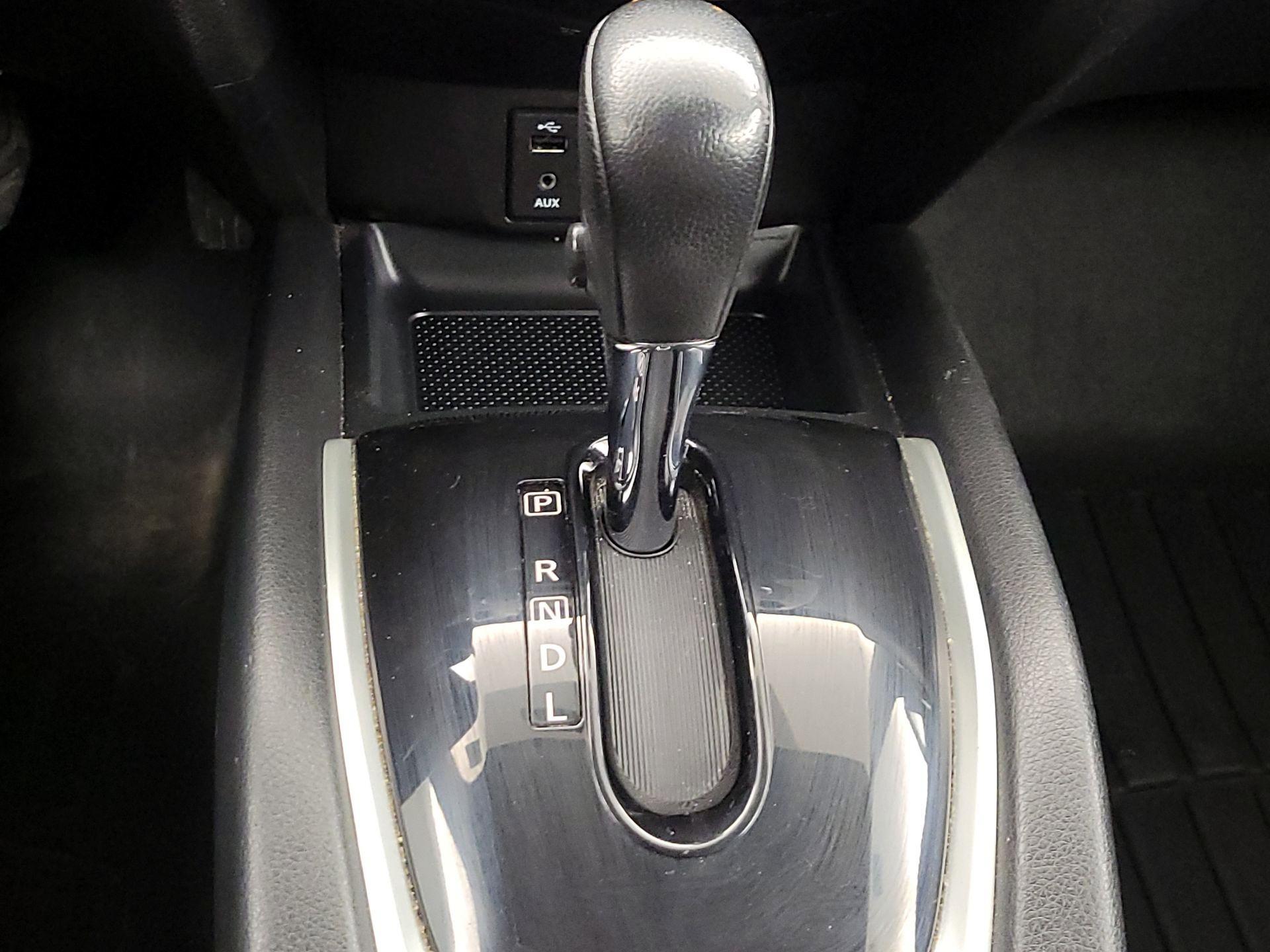 Thumbnail: 2016 Nissan Rogue - 18