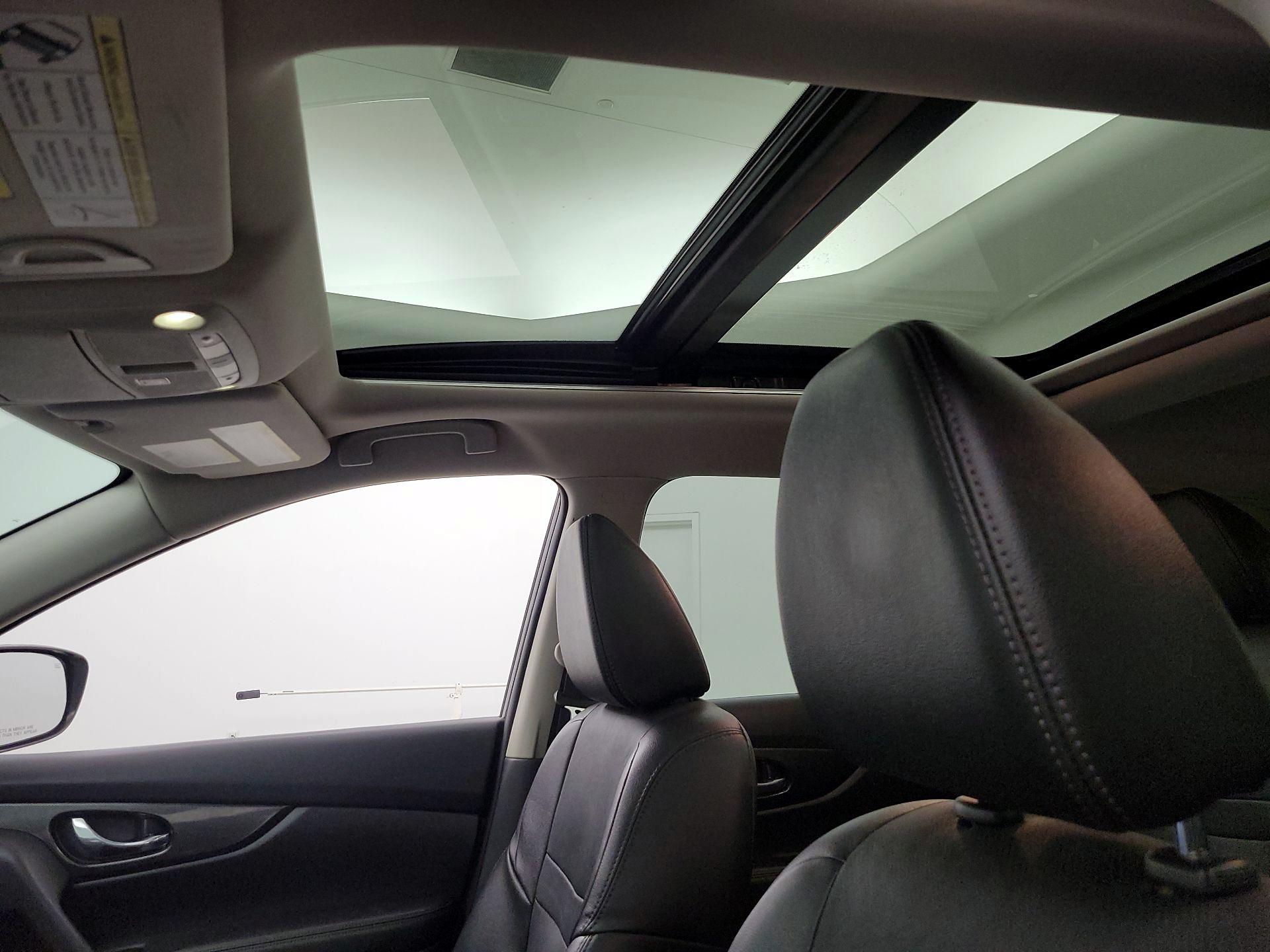 Thumbnail: 2016 Nissan Rogue - 20