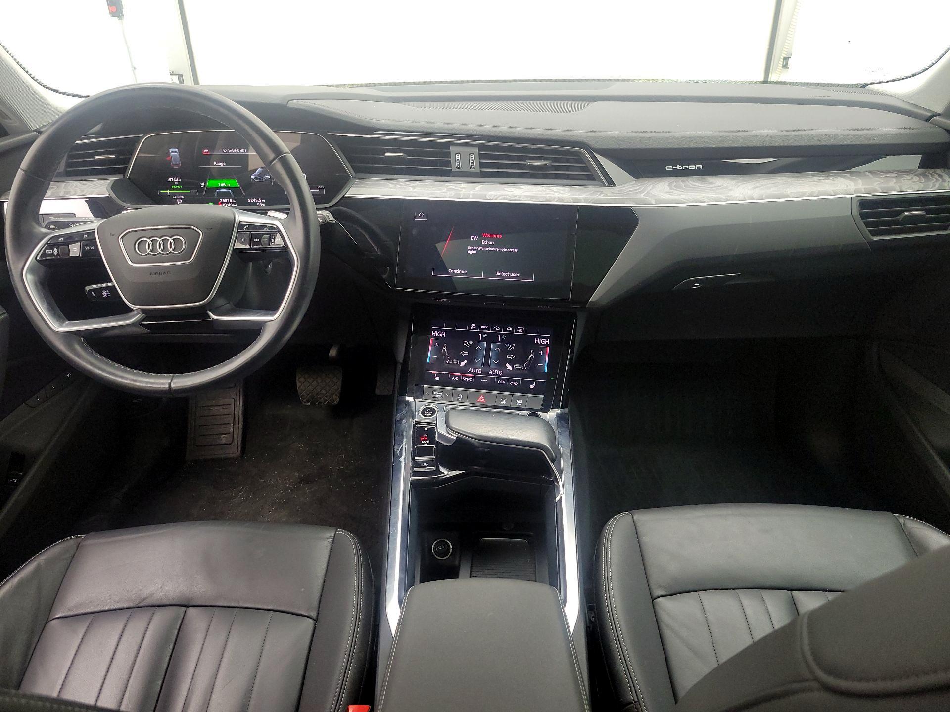 Thumbnail: 2021 Audi e-tron - 9