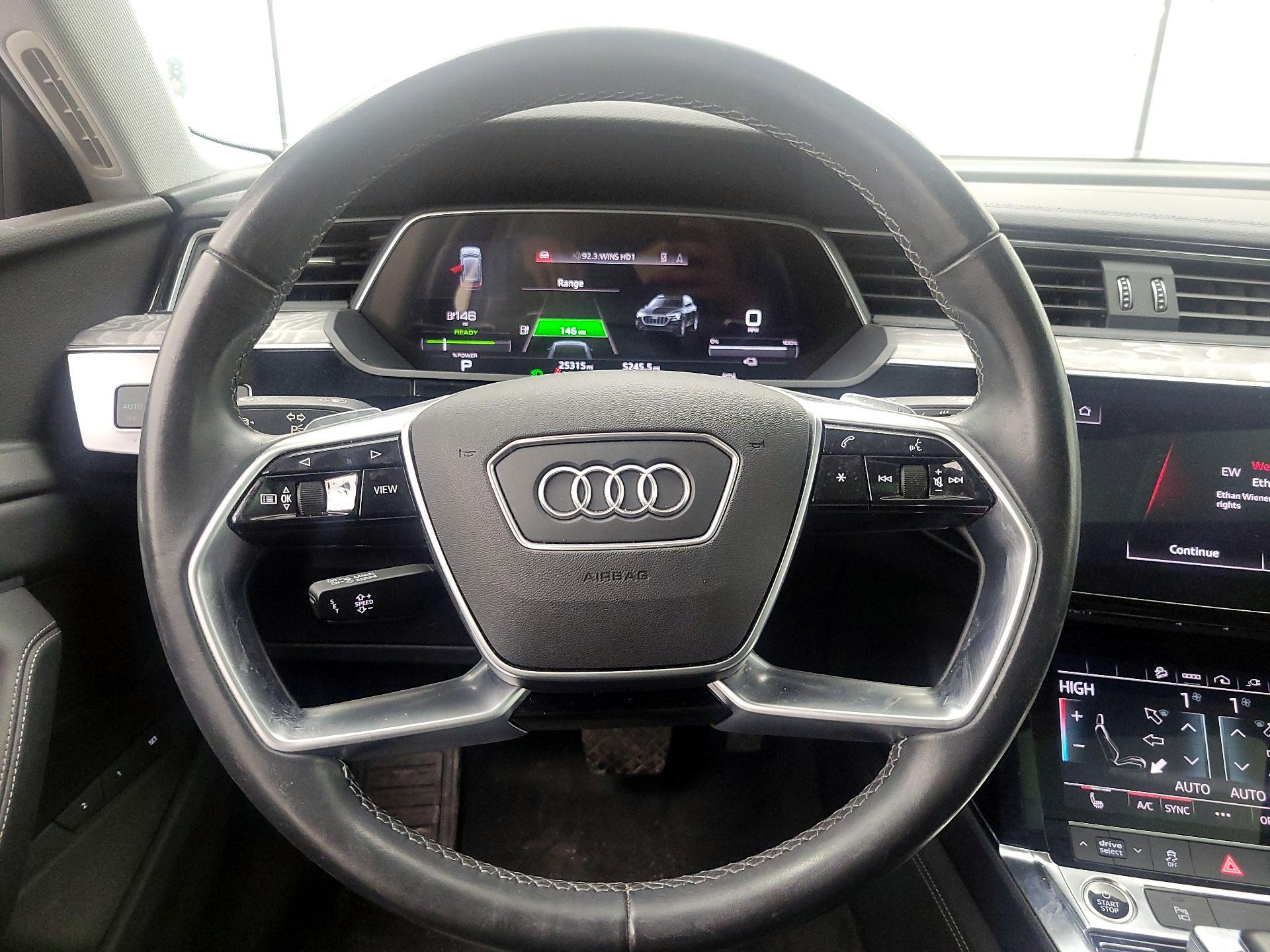 Thumbnail: 2021 Audi e-tron - 10