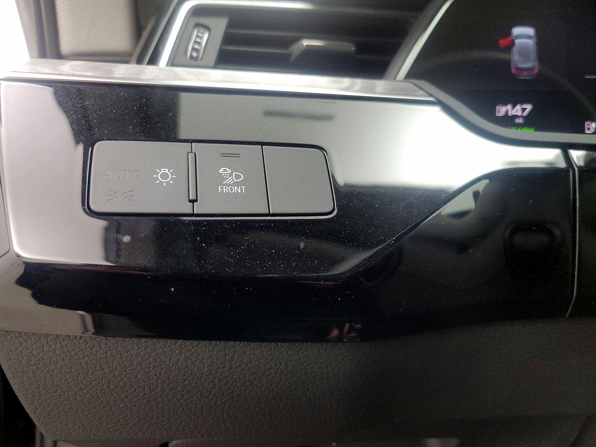 Thumbnail: 2021 Audi e-tron - 13