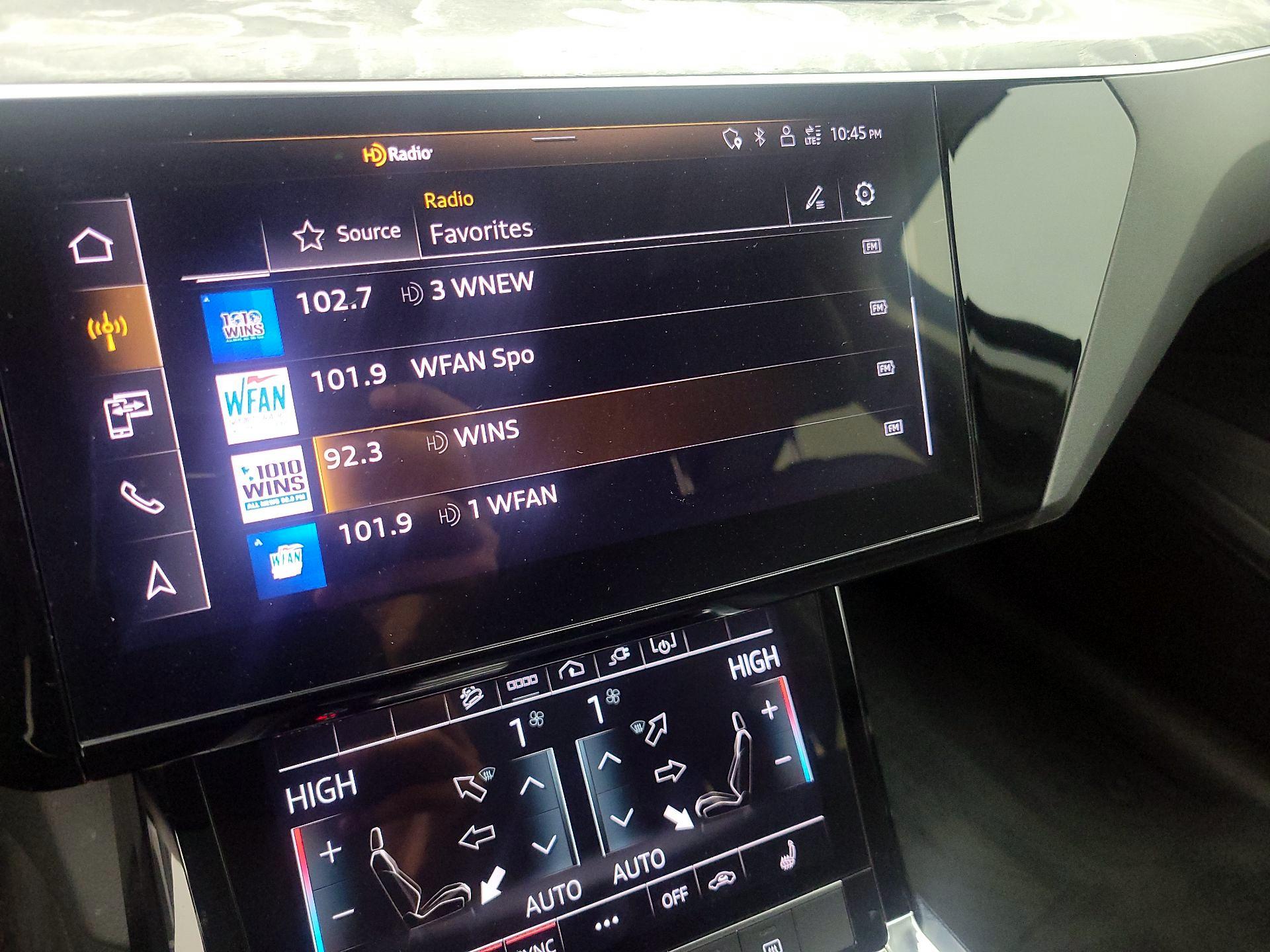 Thumbnail: 2021 Audi e-tron - 15