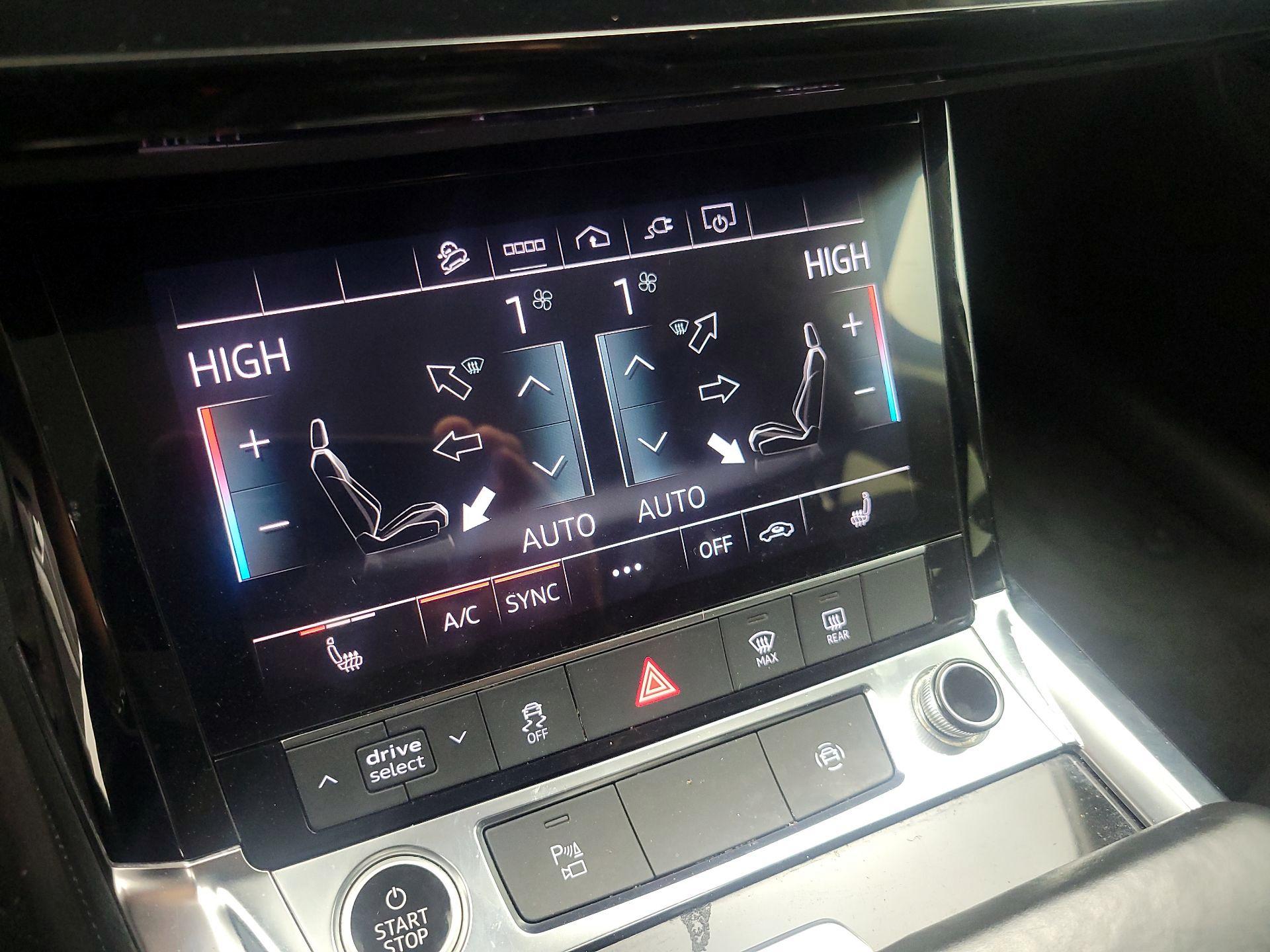 Thumbnail: 2021 Audi e-tron - 16