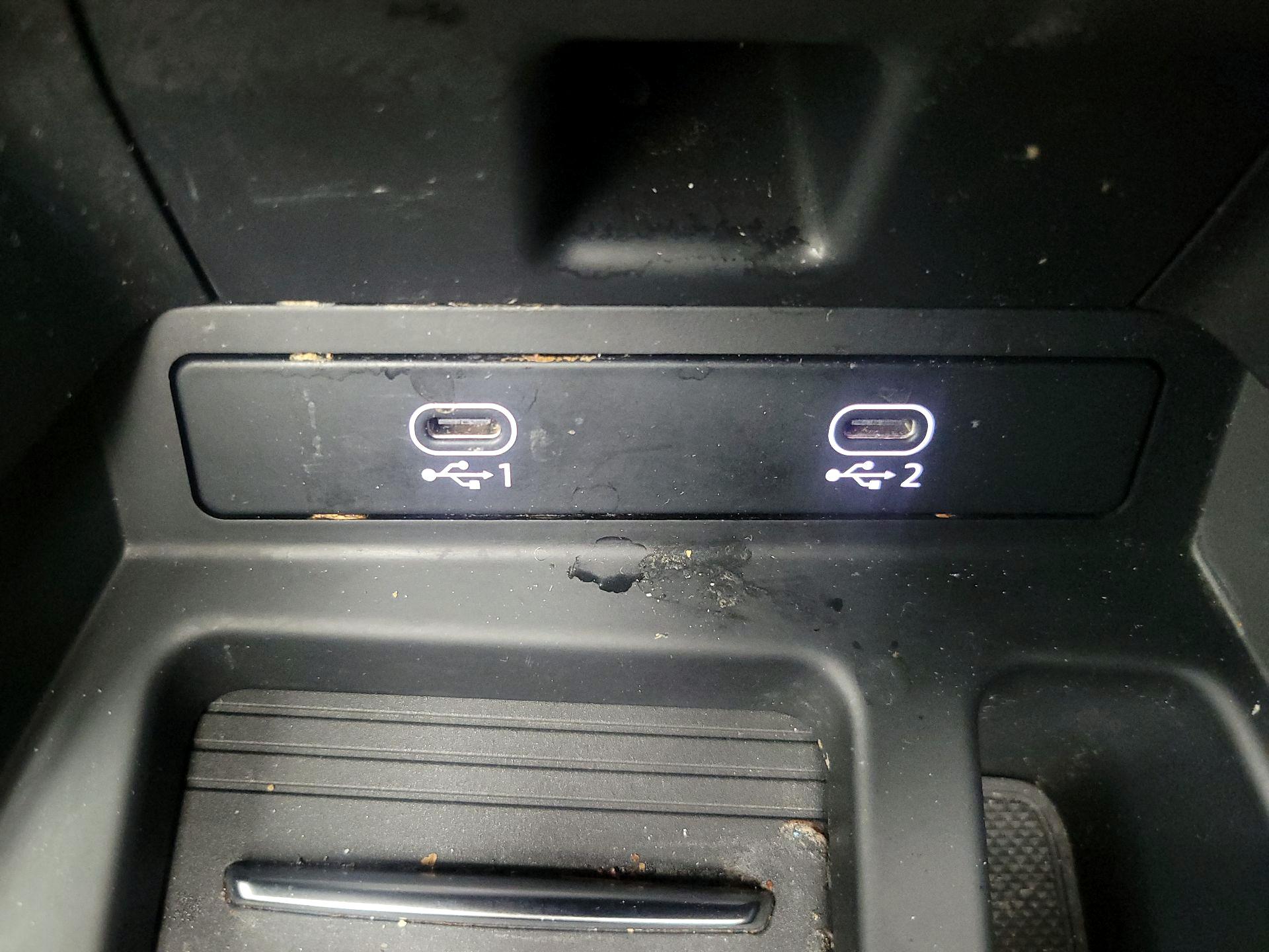 Thumbnail: 2021 Audi e-tron - 18