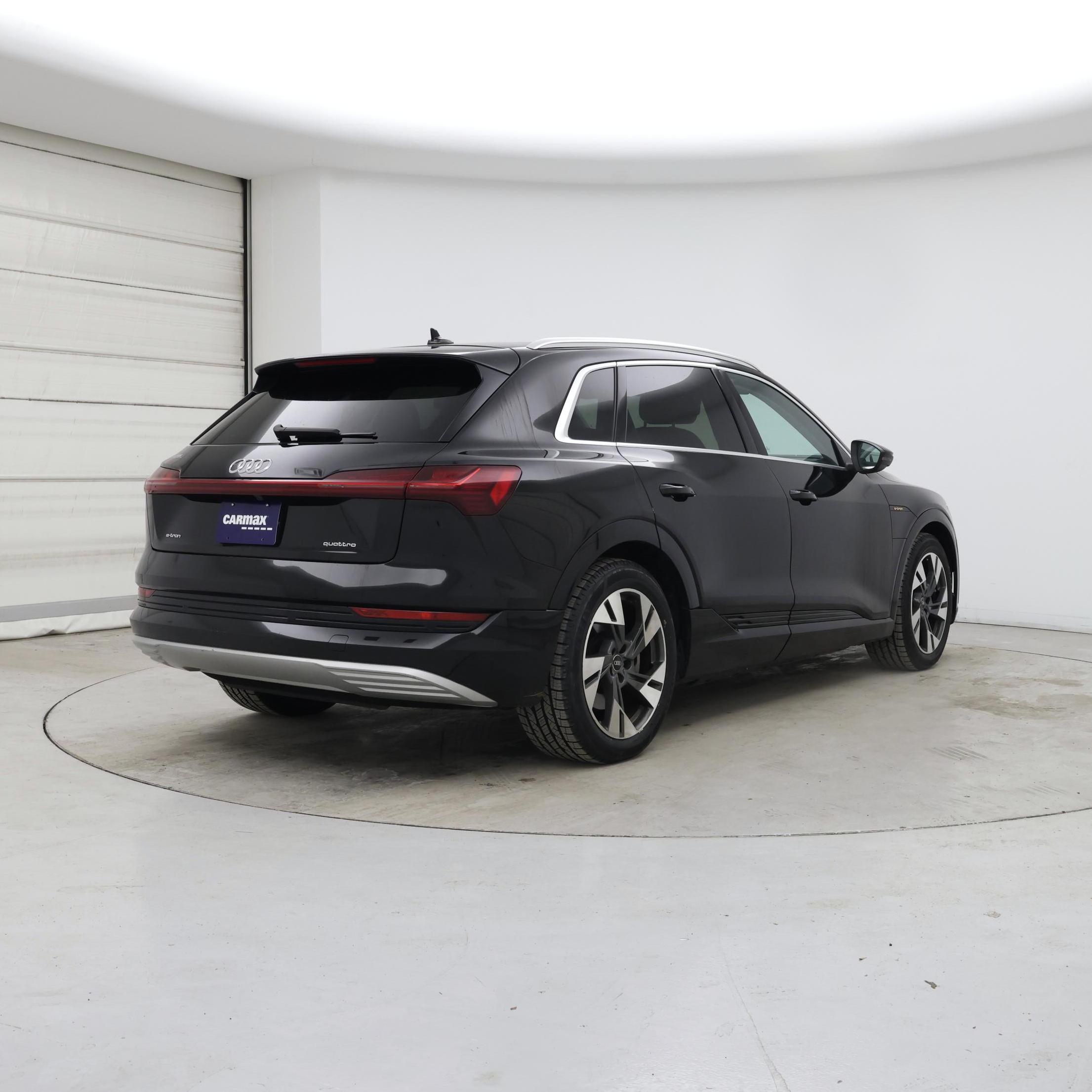 Thumbnail: 2021 Audi e-tron - 8