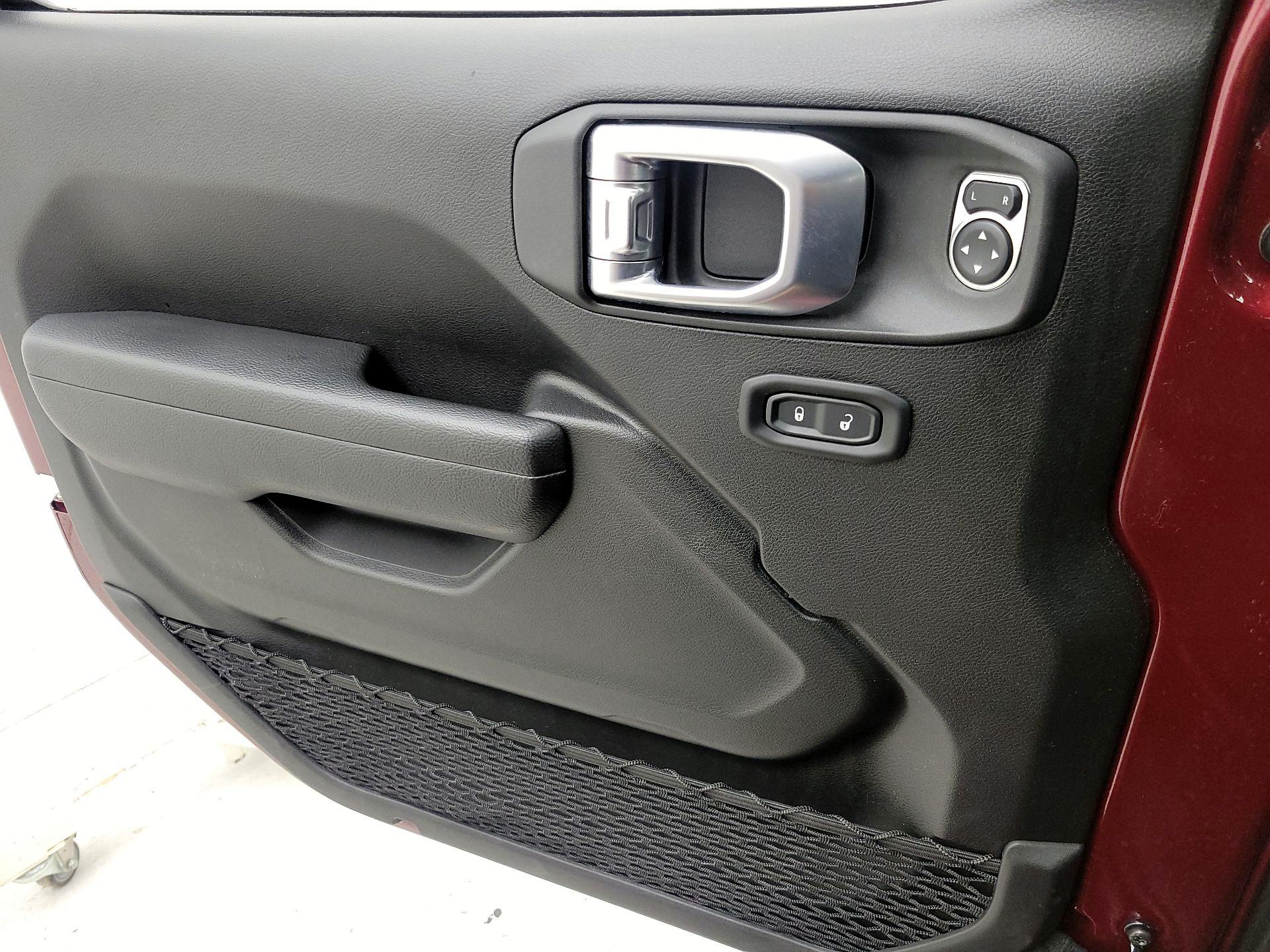 Thumbnail: 2022 Jeep Gladiator - 12