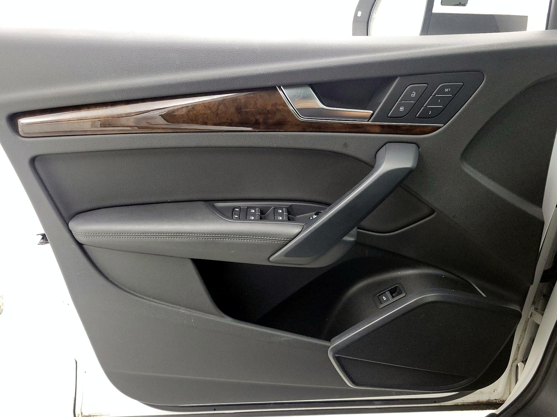 Thumbnail: 2019 Audi Q5 - 12