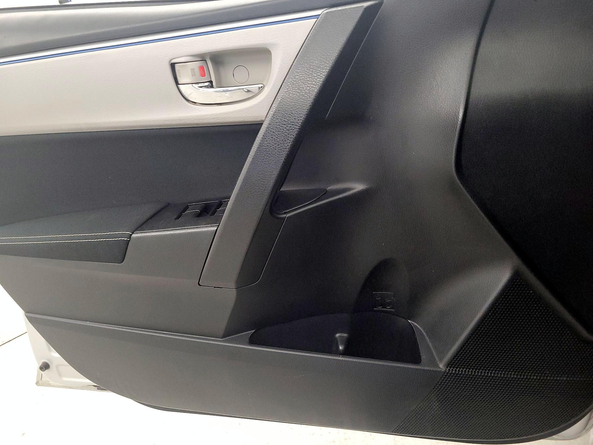 Thumbnail: 2016 Toyota Corolla - 12