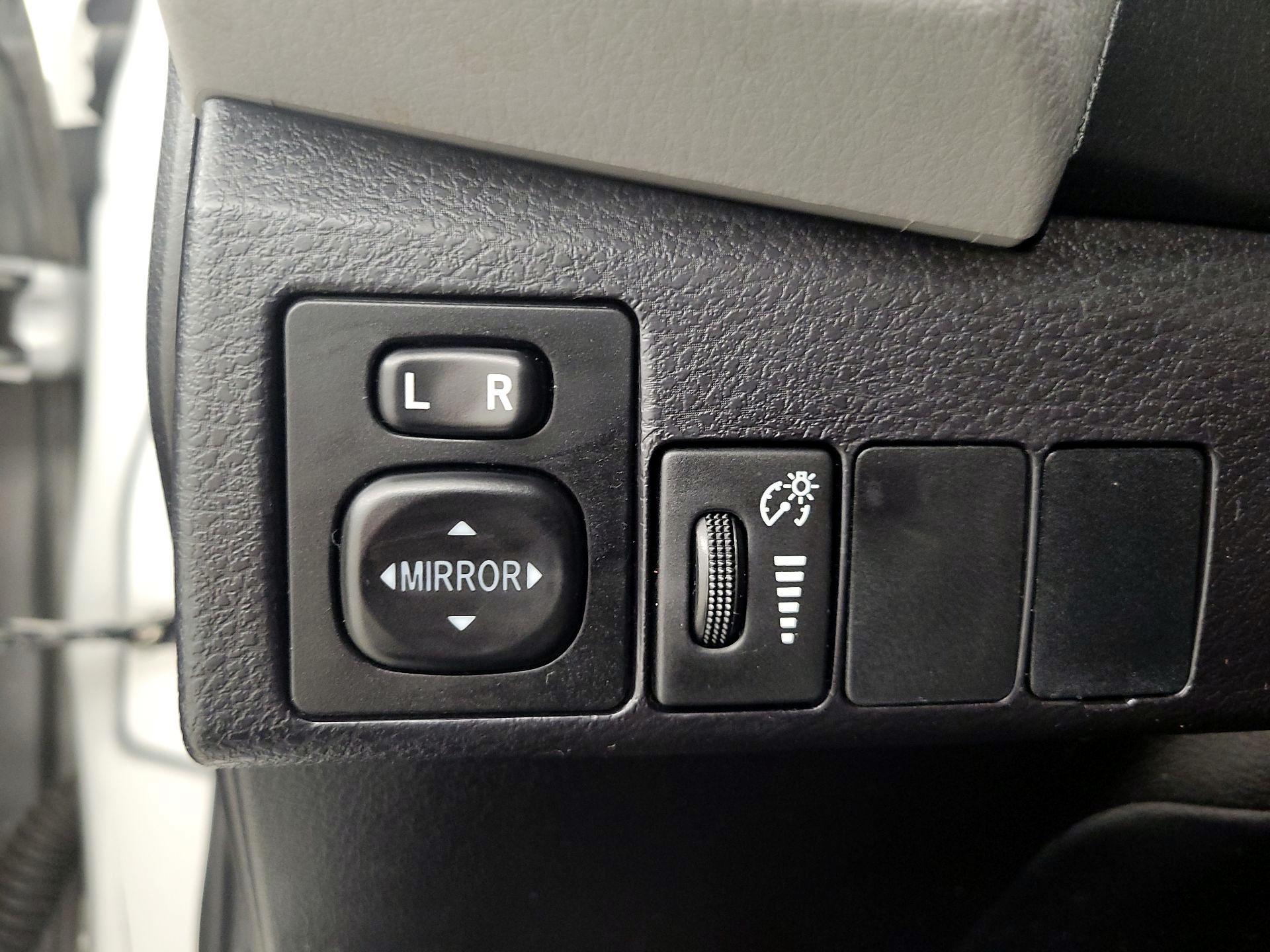 Thumbnail: 2016 Toyota Corolla - 13