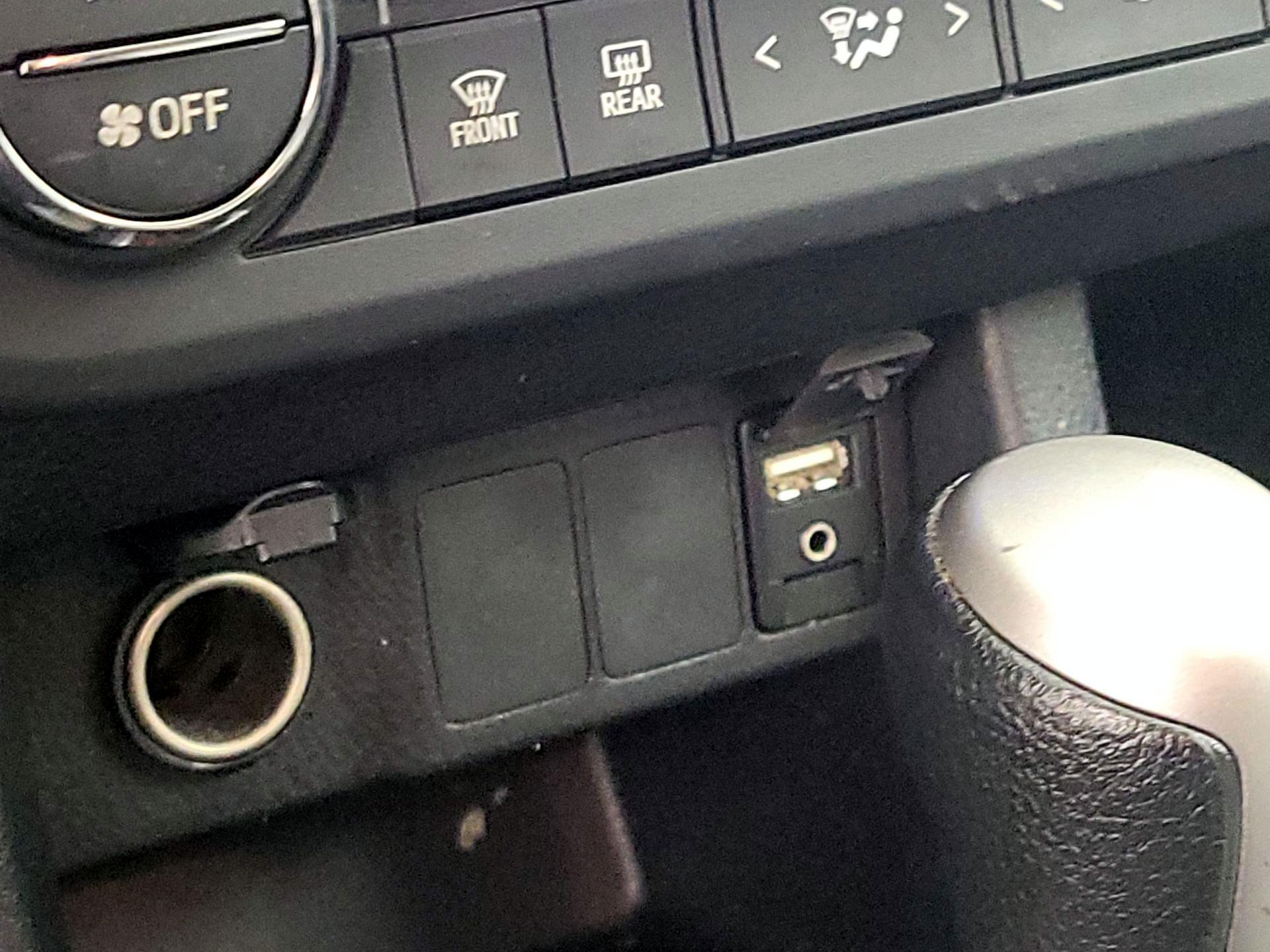 Thumbnail: 2016 Toyota Corolla - 18