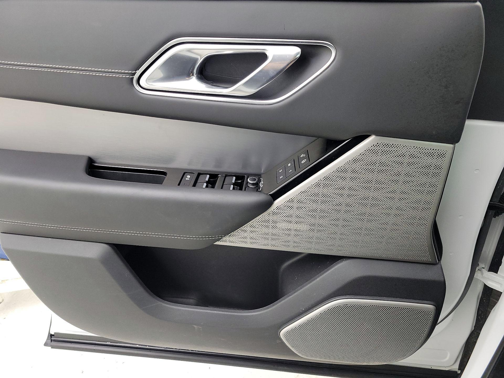 Thumbnail: 2018 Land Rover Range Rover Velar - 12