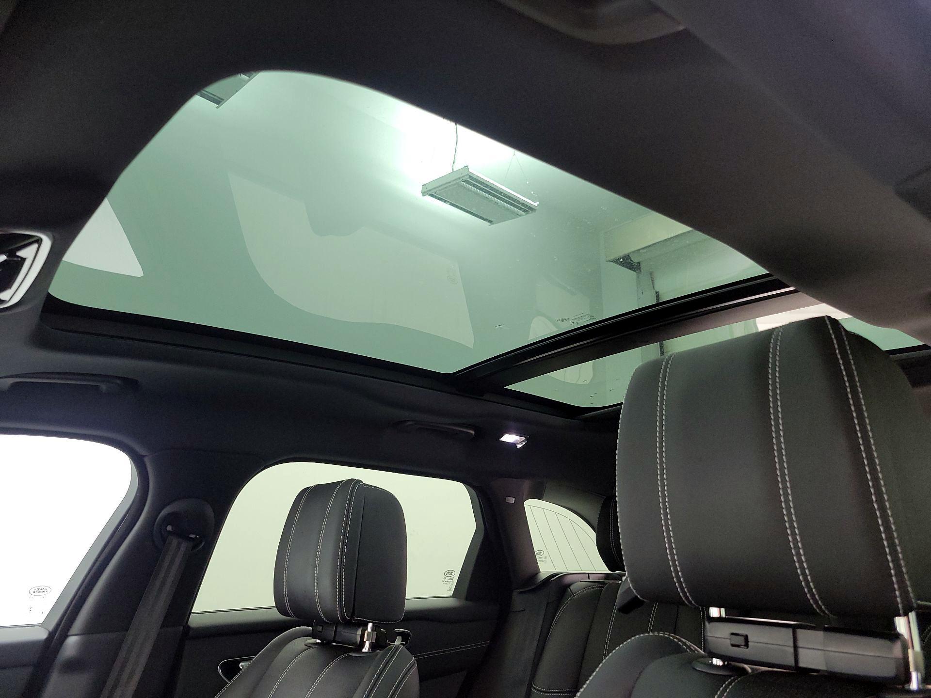 Thumbnail: 2018 Land Rover Range Rover Velar - 18