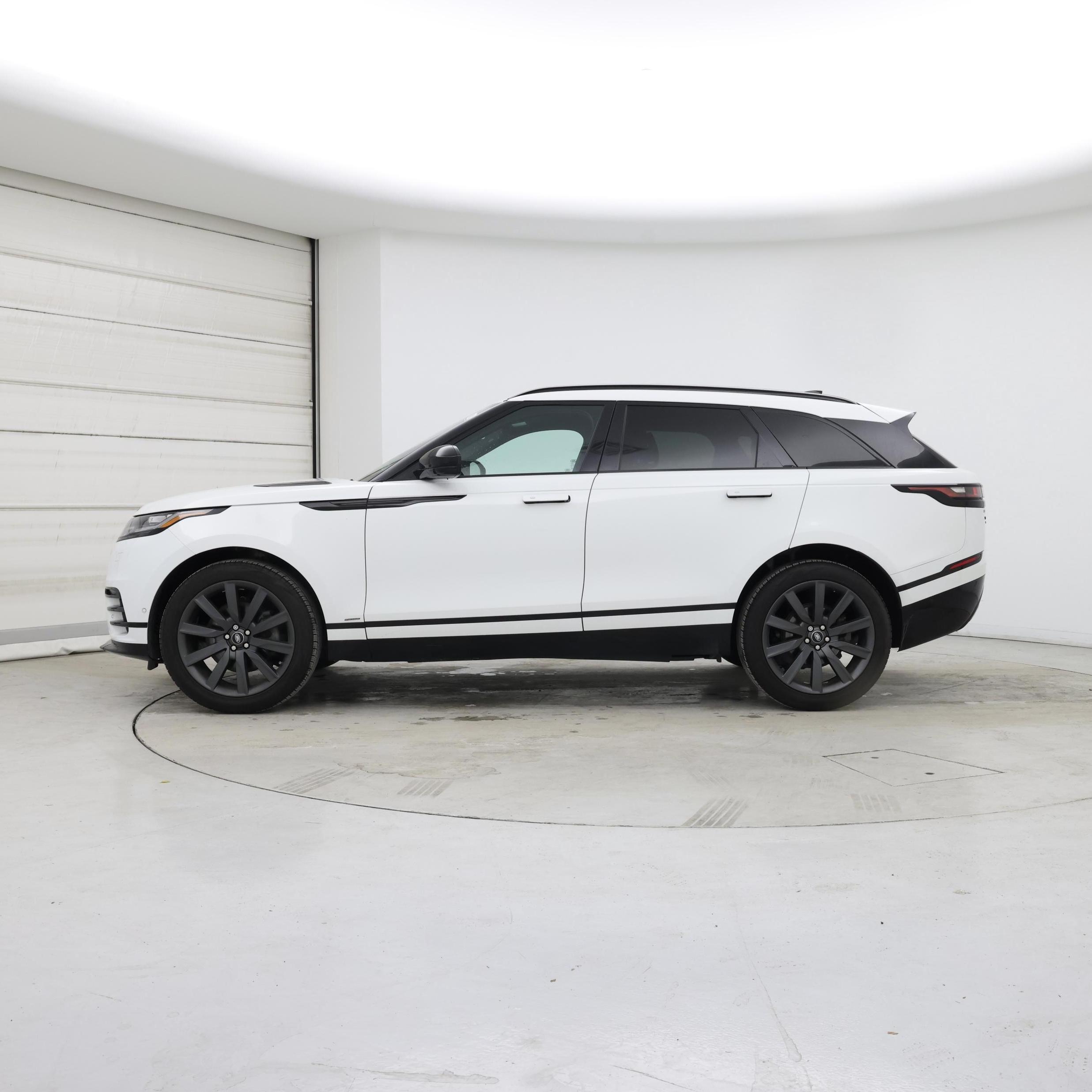 Thumbnail: 2018 Land Rover Range Rover Velar - 3