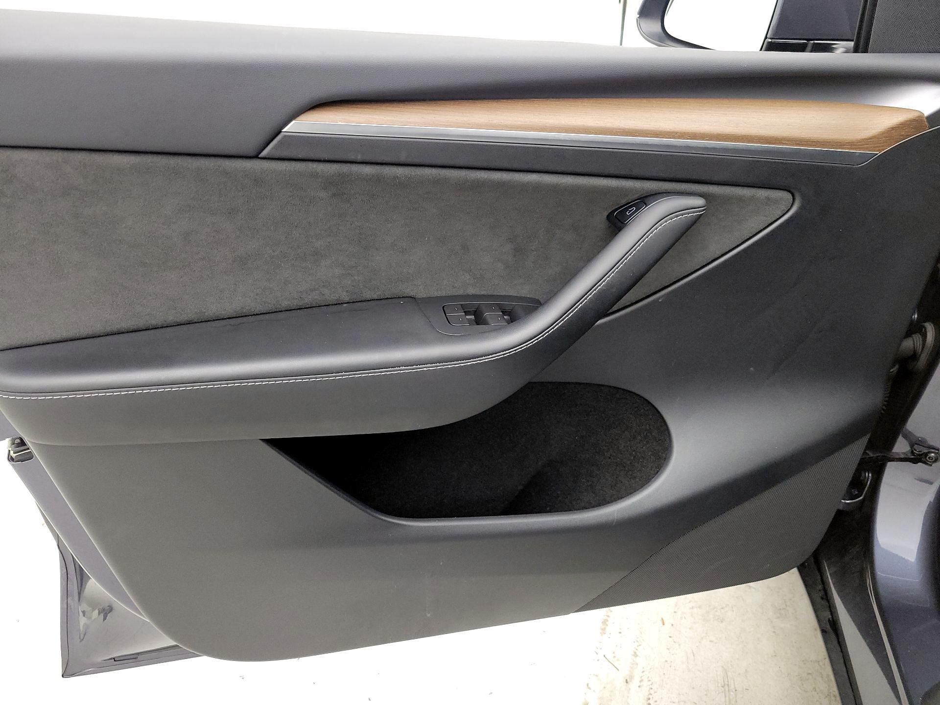 Thumbnail: 2023 Tesla Model Y - 12