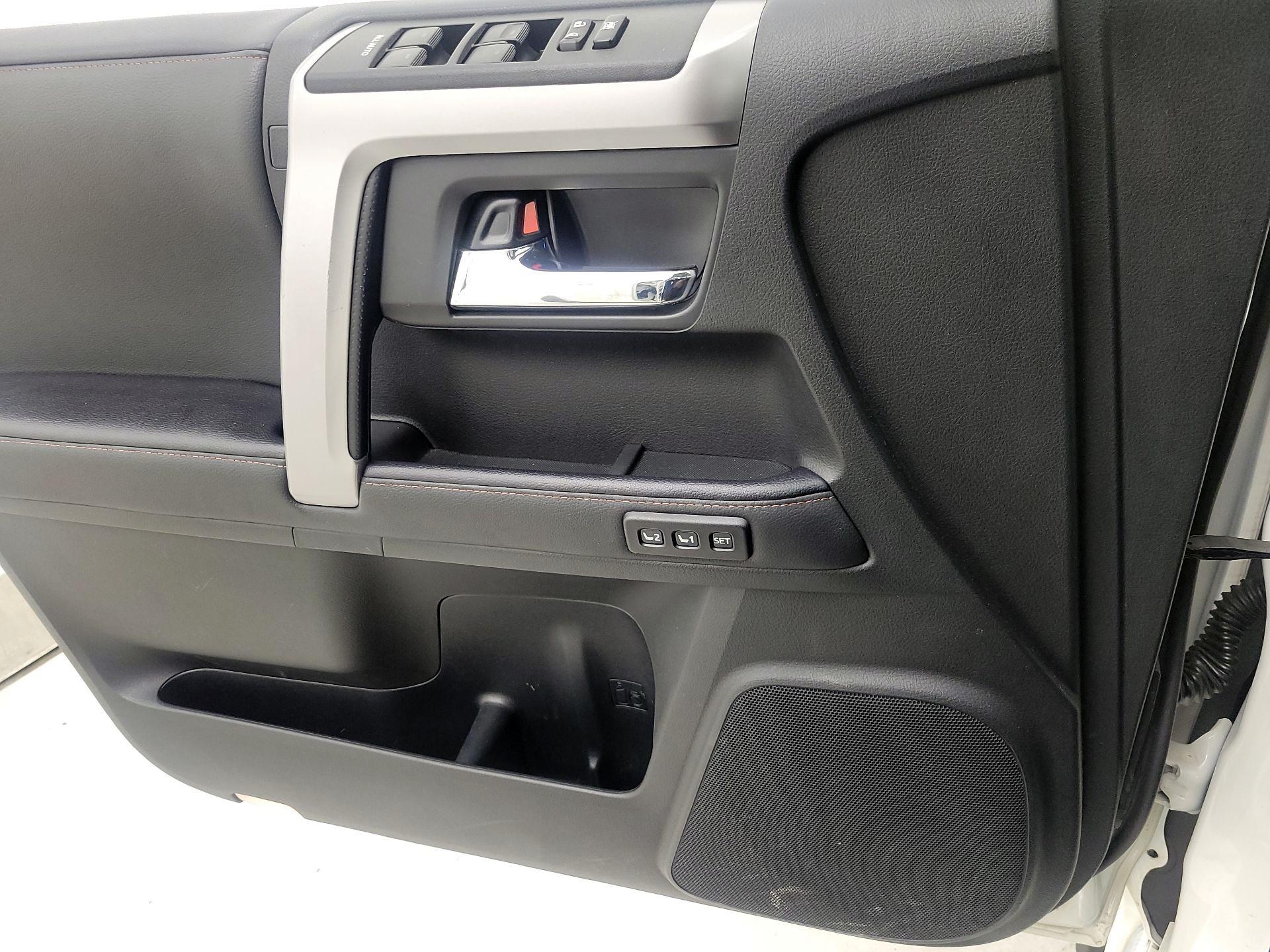 Thumbnail: 2020 Toyota 4Runner - 12