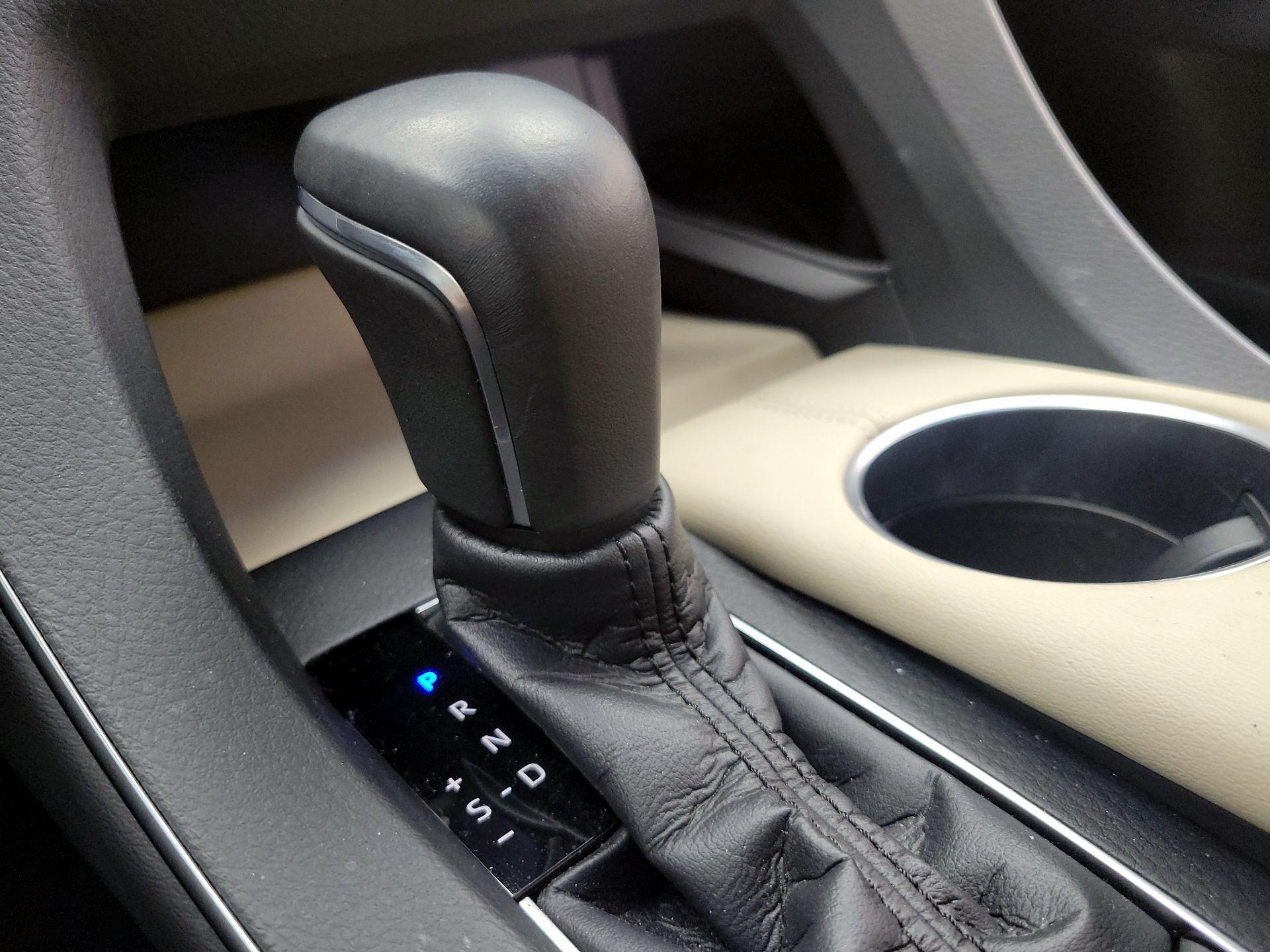 Thumbnail: 2019 Toyota Avalon - 18