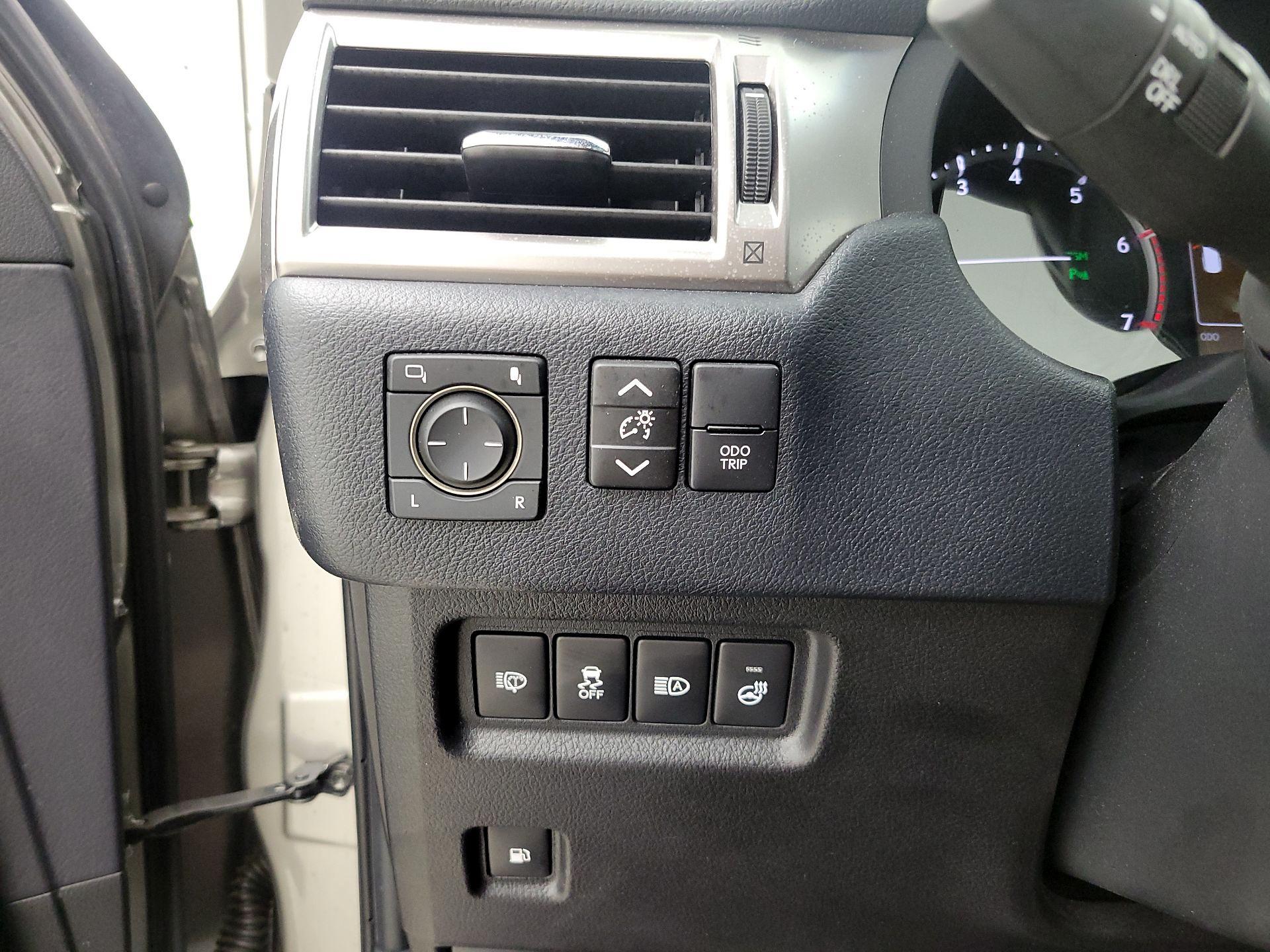 Thumbnail: 2023 Lexus GX - 13