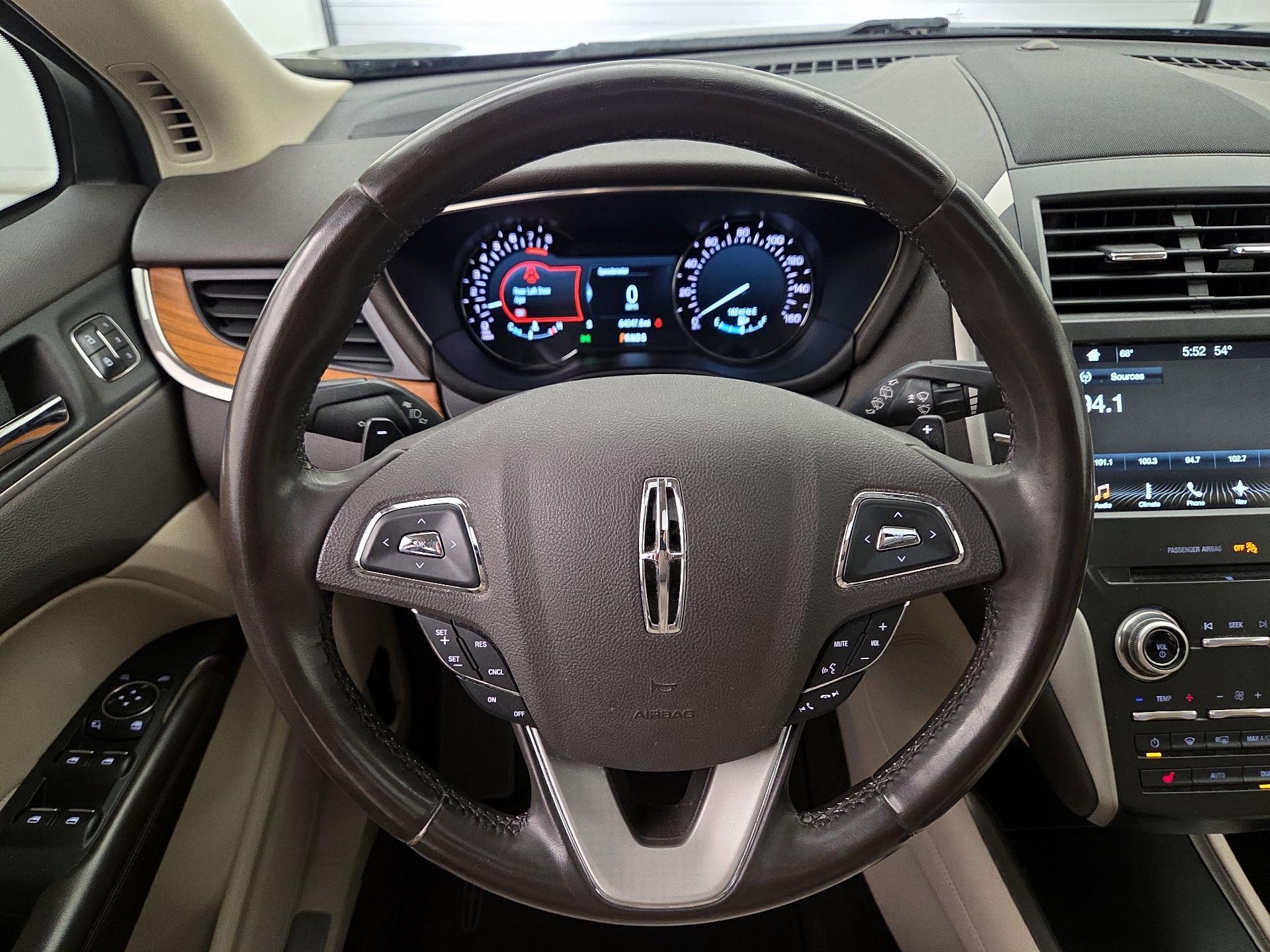 Thumbnail: 2017 Lincoln MKC - 10