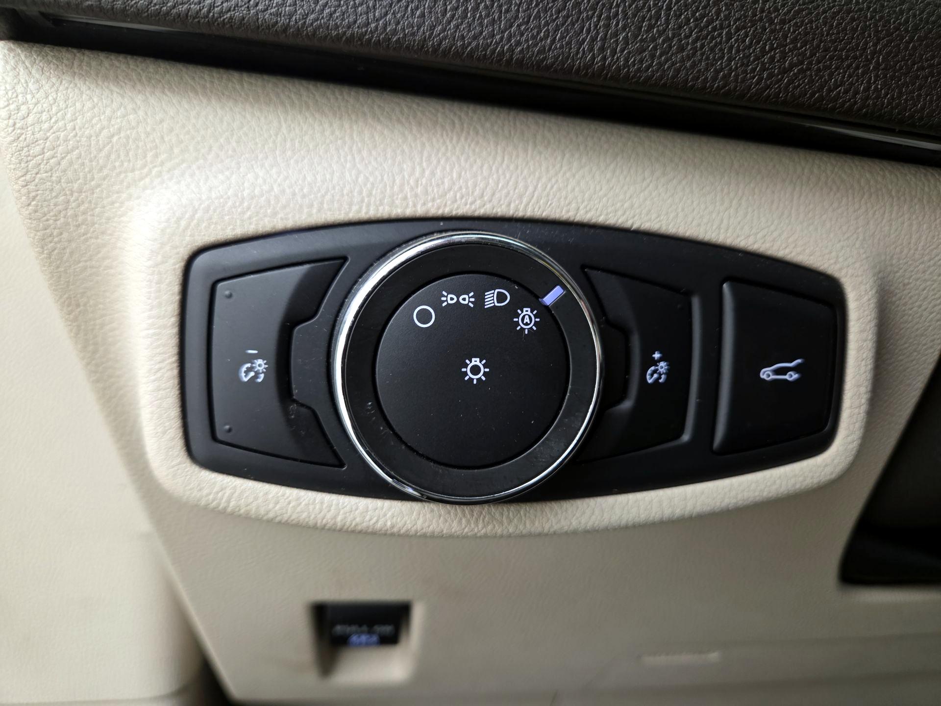 Thumbnail: 2017 Lincoln MKC - 13