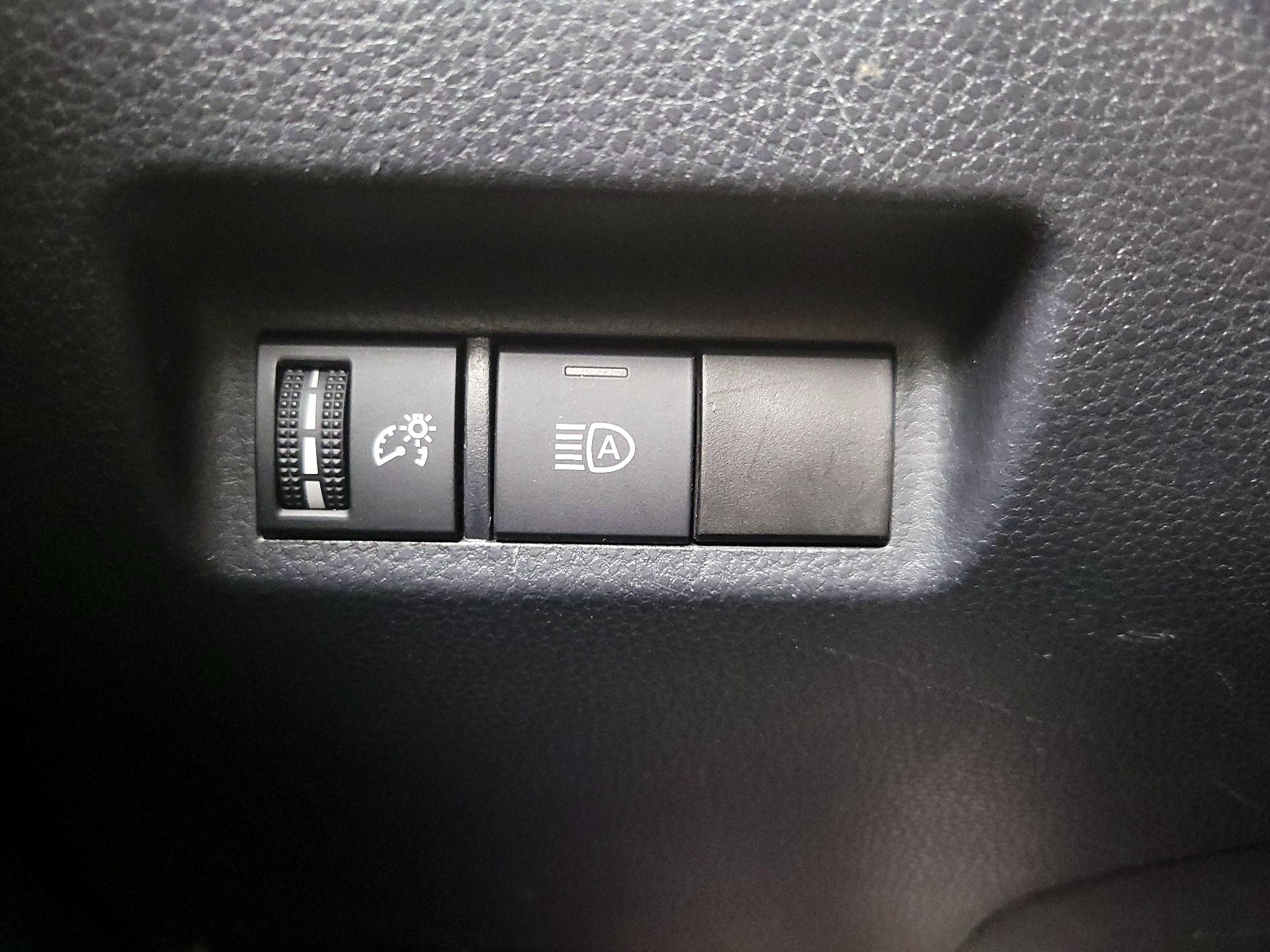 Thumbnail: 2020 Toyota RAV4 - 13