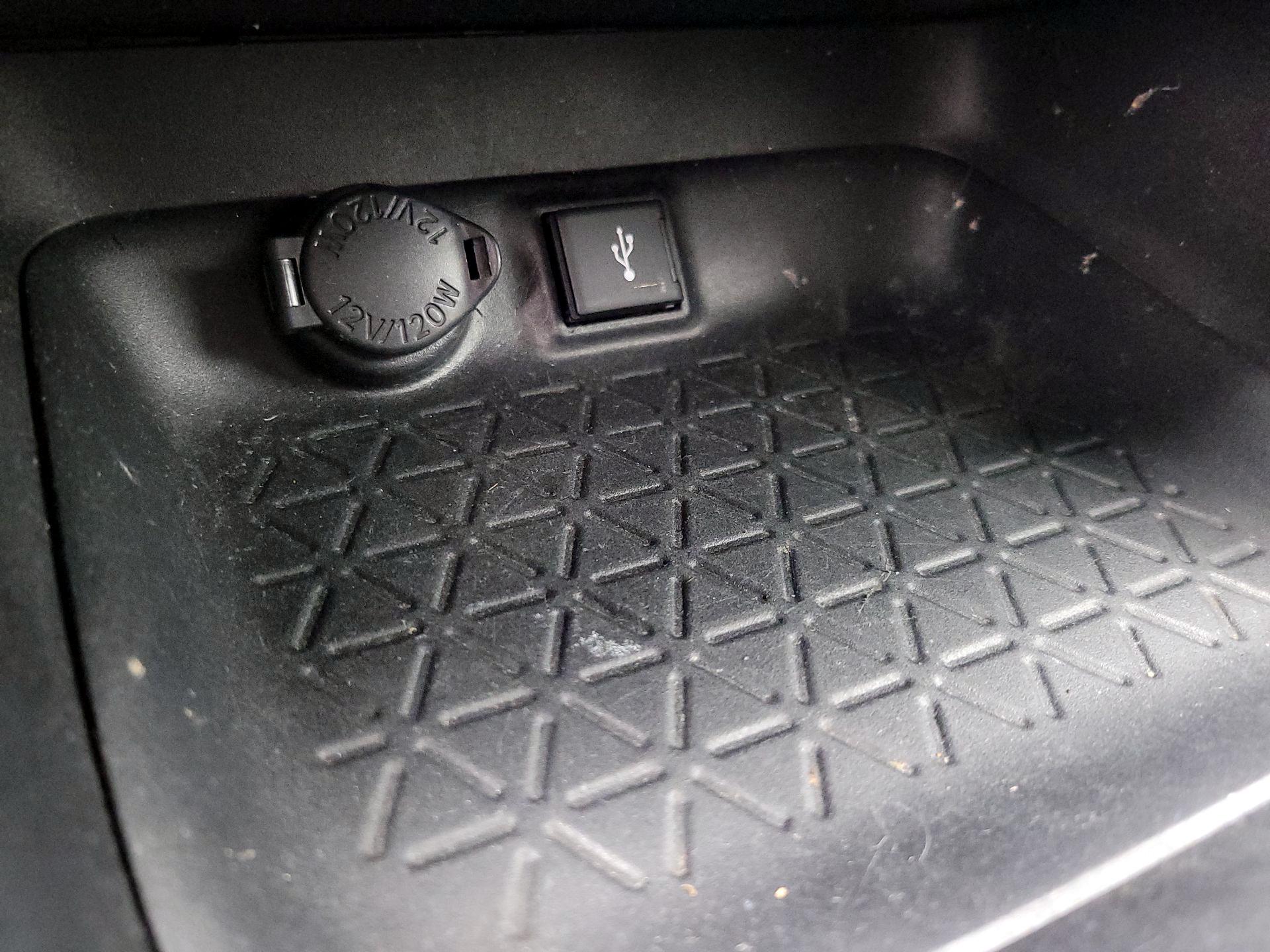 Thumbnail: 2020 Toyota RAV4 - 18