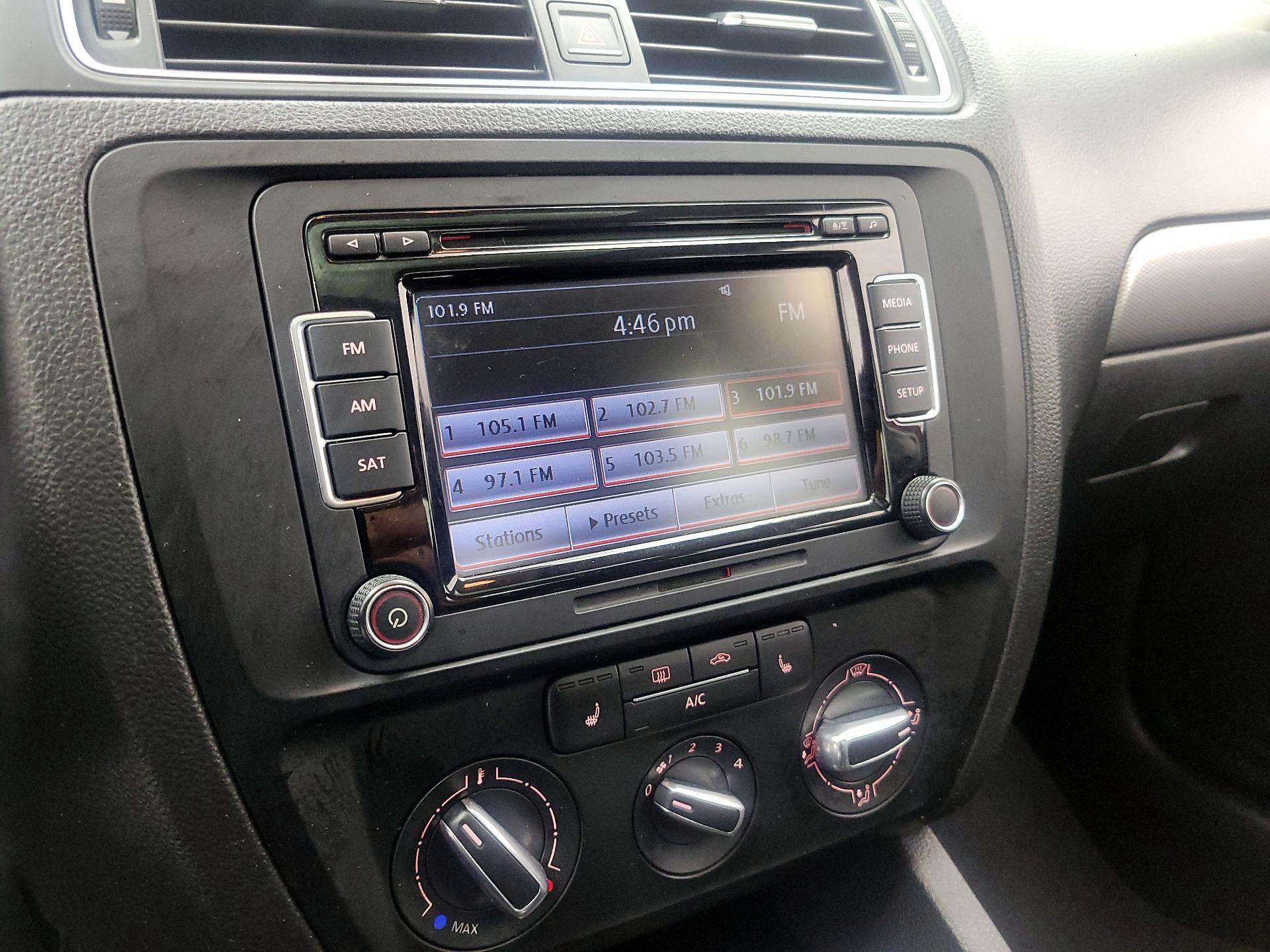 Thumbnail: 2015 Volkswagen Jetta - 14