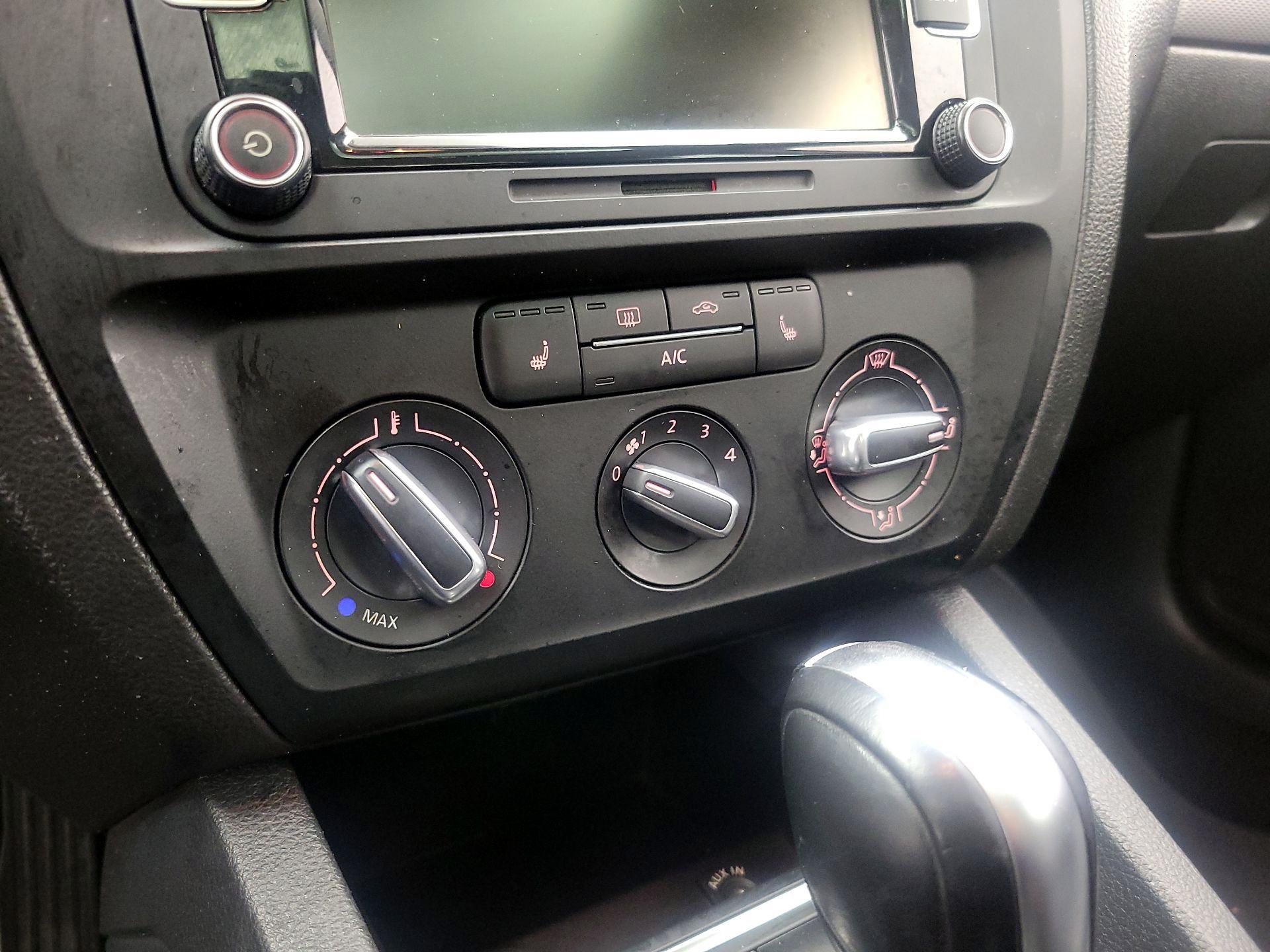 Thumbnail: 2015 Volkswagen Jetta - 15