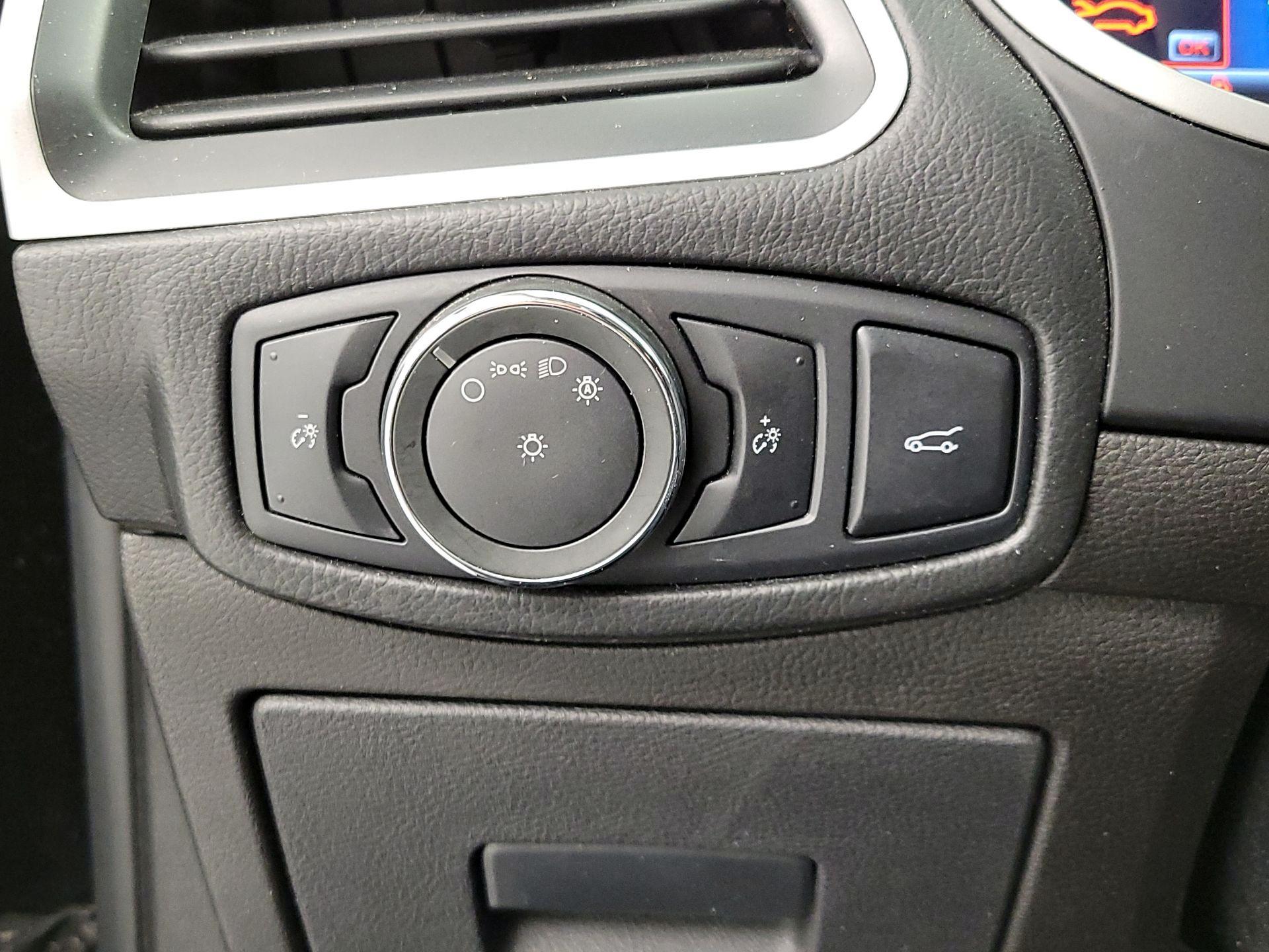 Thumbnail: 2017 Ford Edge - 13