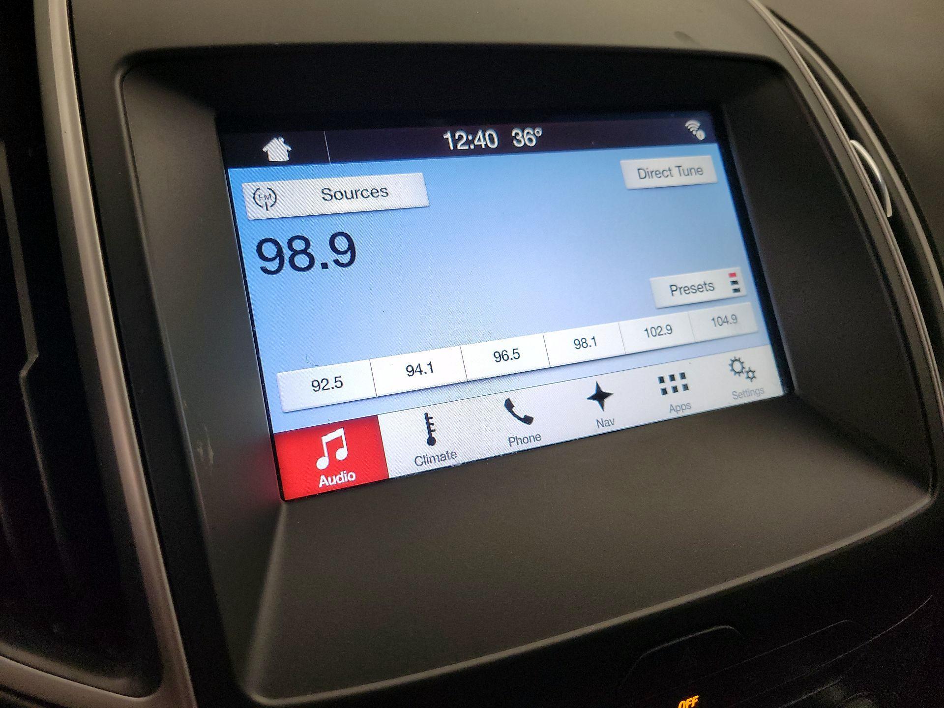 Thumbnail: 2017 Ford Edge - 16