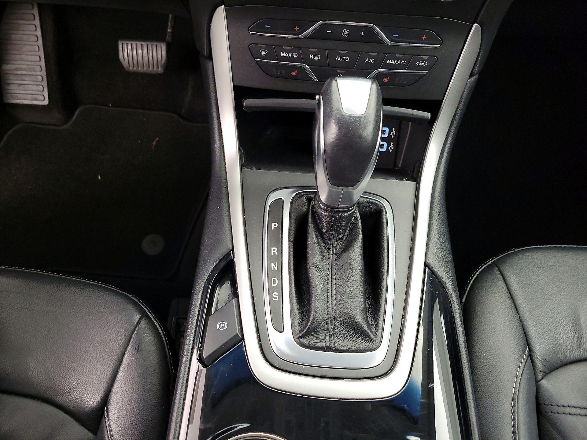 Thumbnail: 2017 Ford Edge - 18