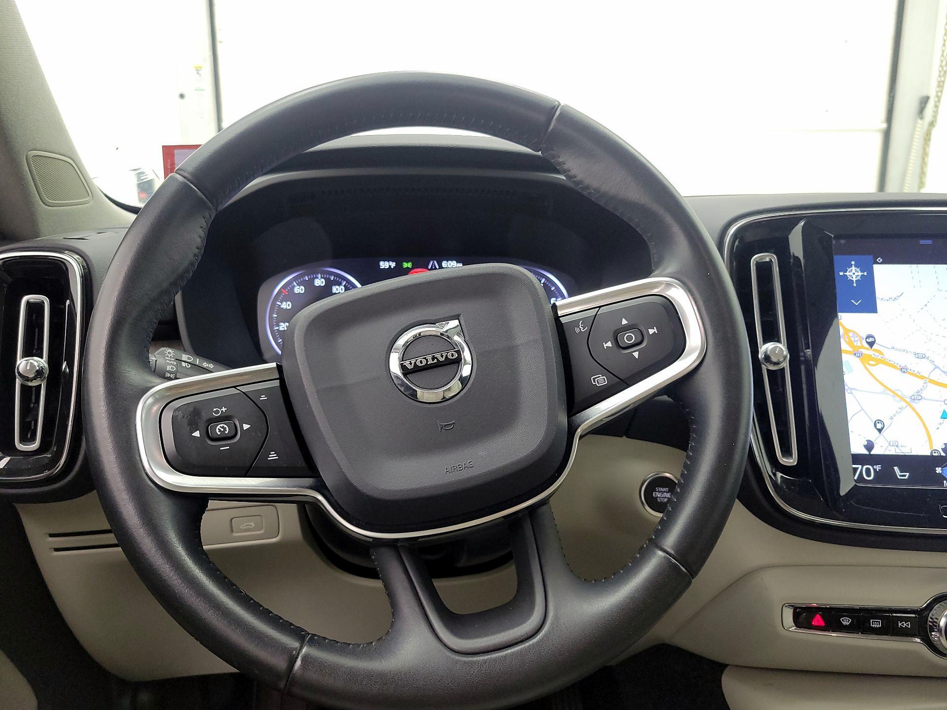 Thumbnail: 2020 Volvo XC40 - 10