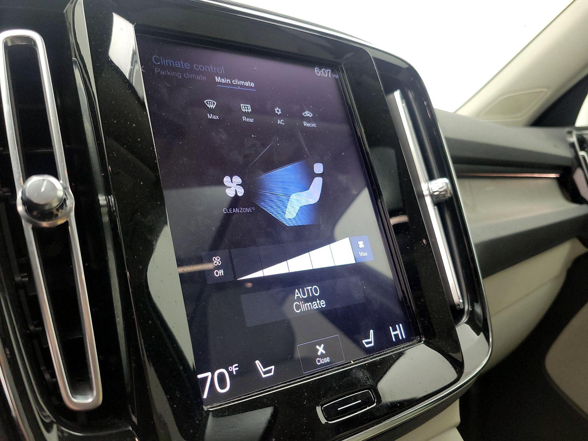 Thumbnail: 2020 Volvo XC40 - 16