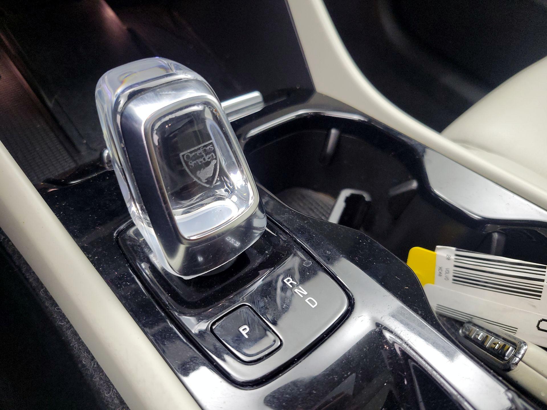 Thumbnail: 2020 Volvo XC40 - 17