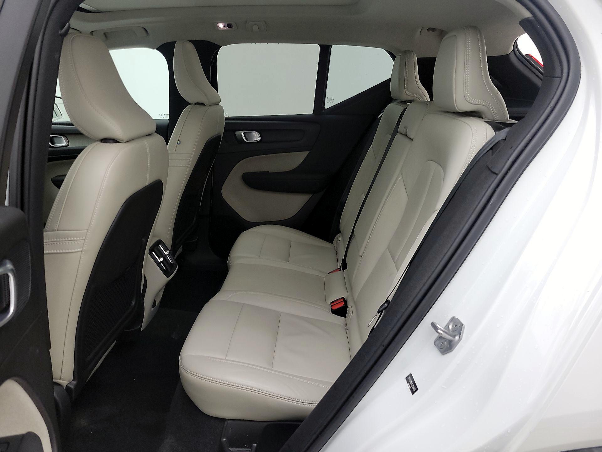 Thumbnail: 2020 Volvo XC40 - 20