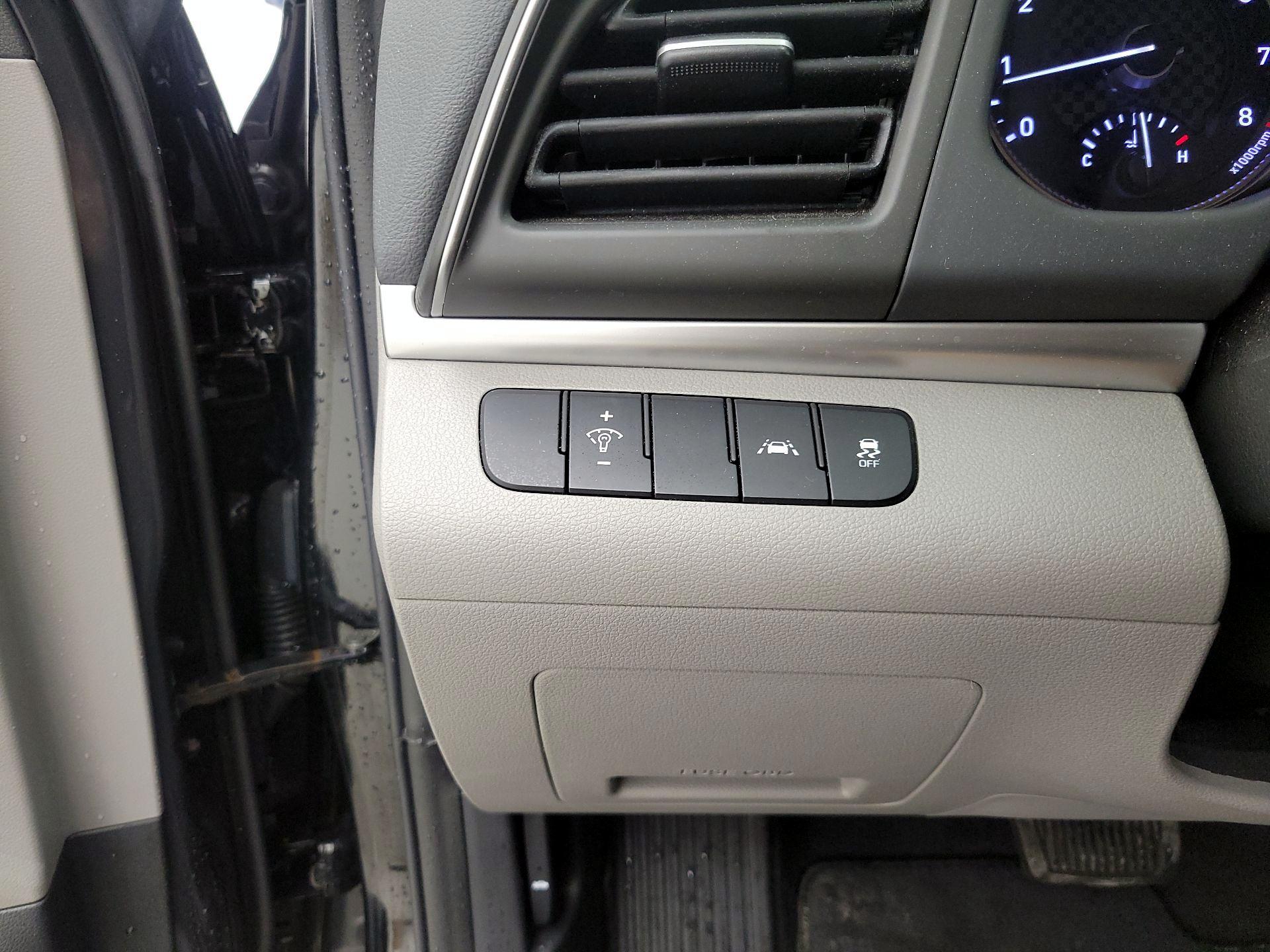 Thumbnail: 2020 Hyundai Elantra - 13