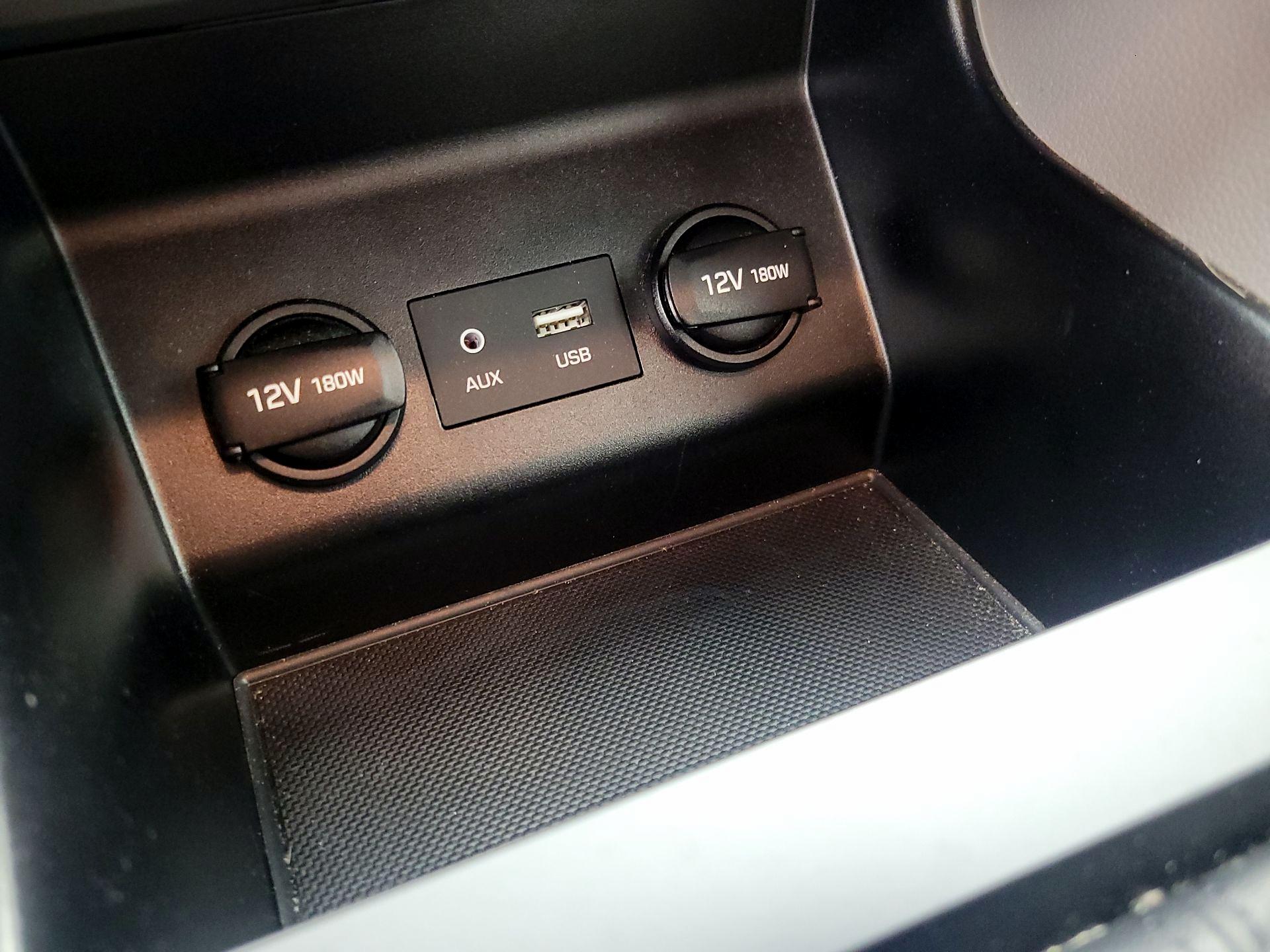 Thumbnail: 2020 Hyundai Elantra - 18