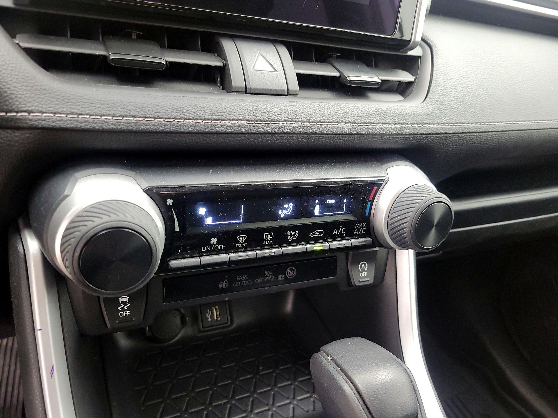 Thumbnail: 2025 Toyota RAV4 - 16