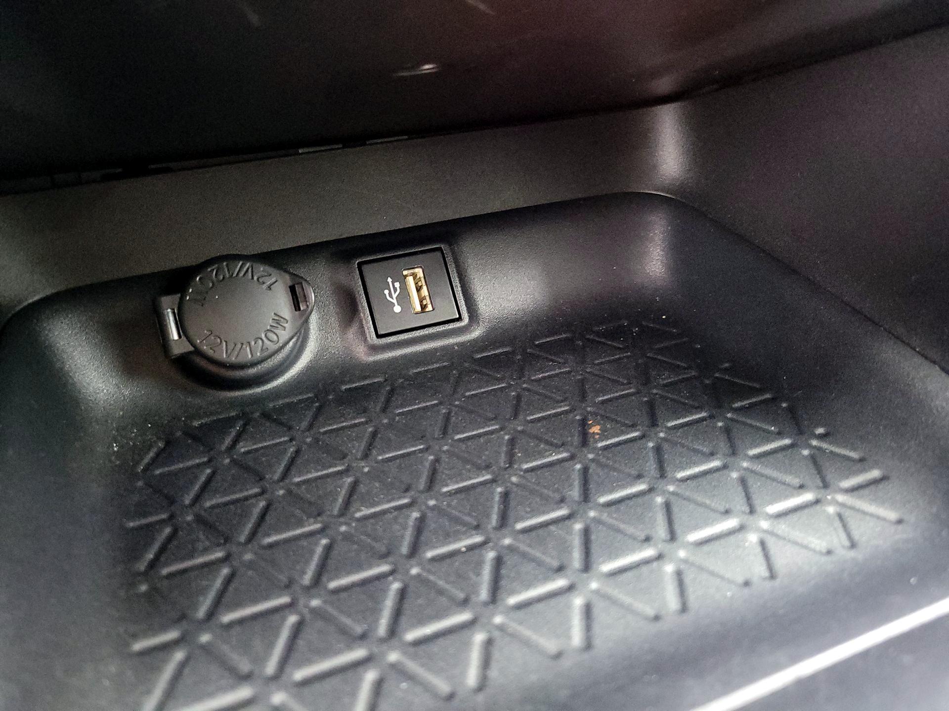 Thumbnail: 2025 Toyota RAV4 - 18