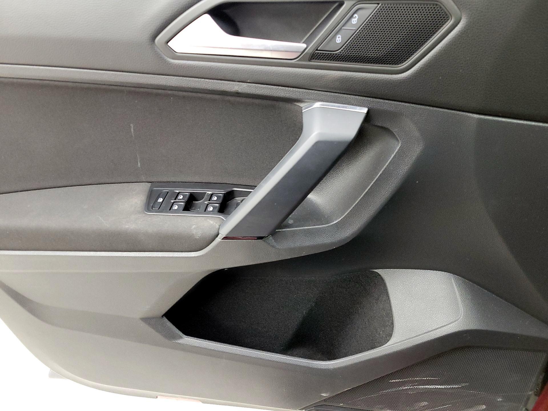 Thumbnail: 2019 Volkswagen Tiguan - 12